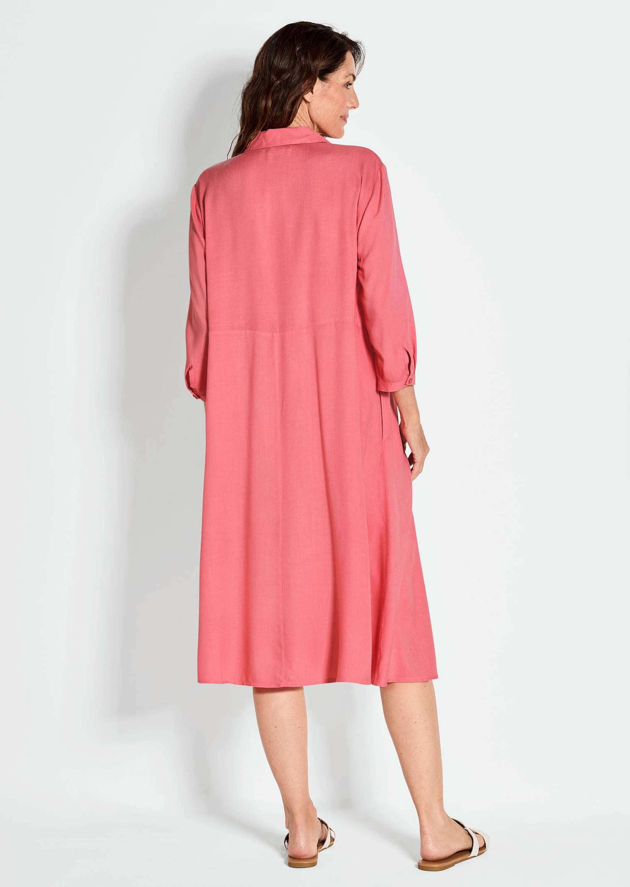 GOLDNER Sommerkleid Luftiges Hemdkleid mit Knopfleiste, Midi Kleid in sportivem Look mit Hemdkragen und Taschen