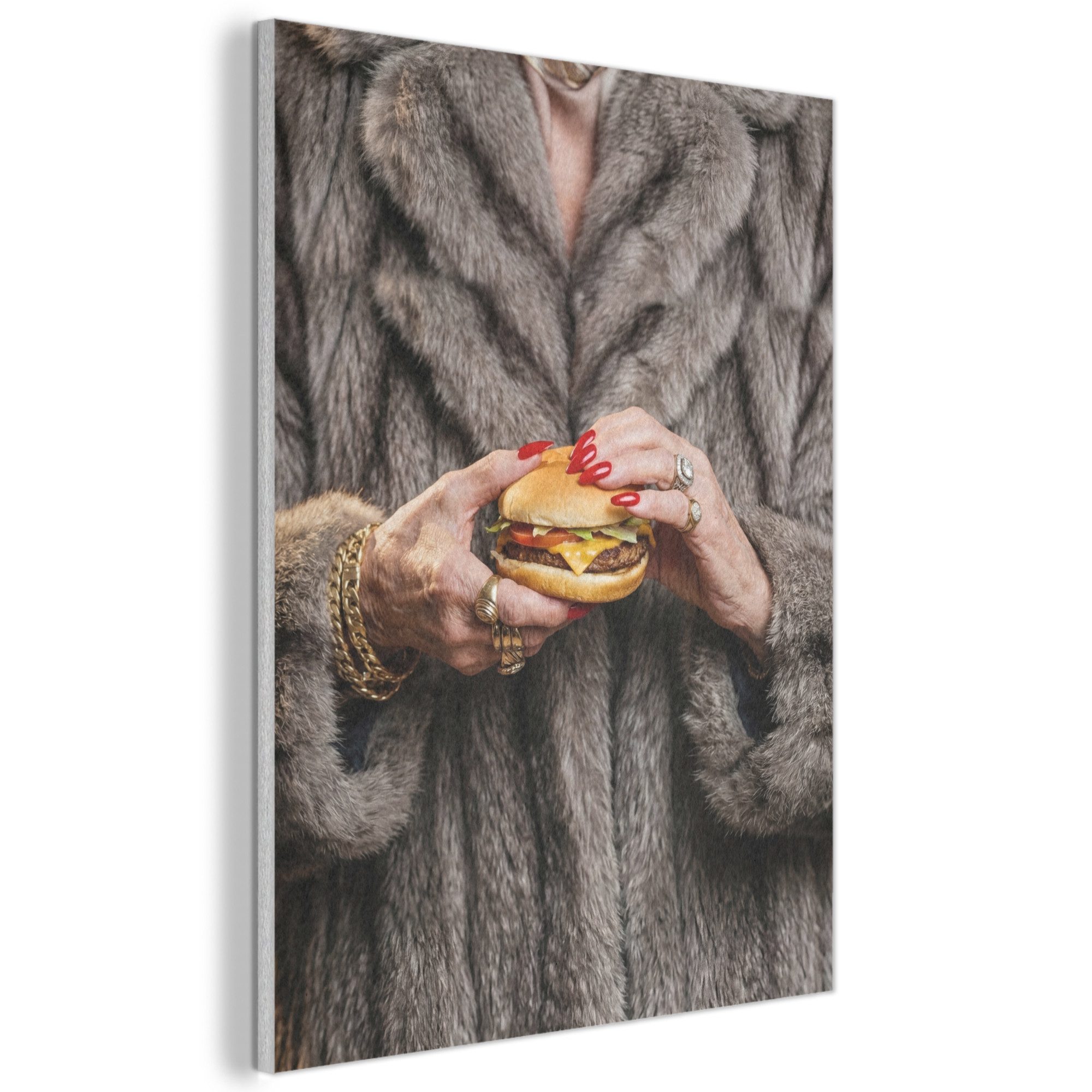 MuchoWow Gemälde Frau - Hamburger - Pelzmantel, Fotodruck (1 St), Akustikpaneele, Wandpaneele, Schalldämmung, Akustikbilder 60x80 cm