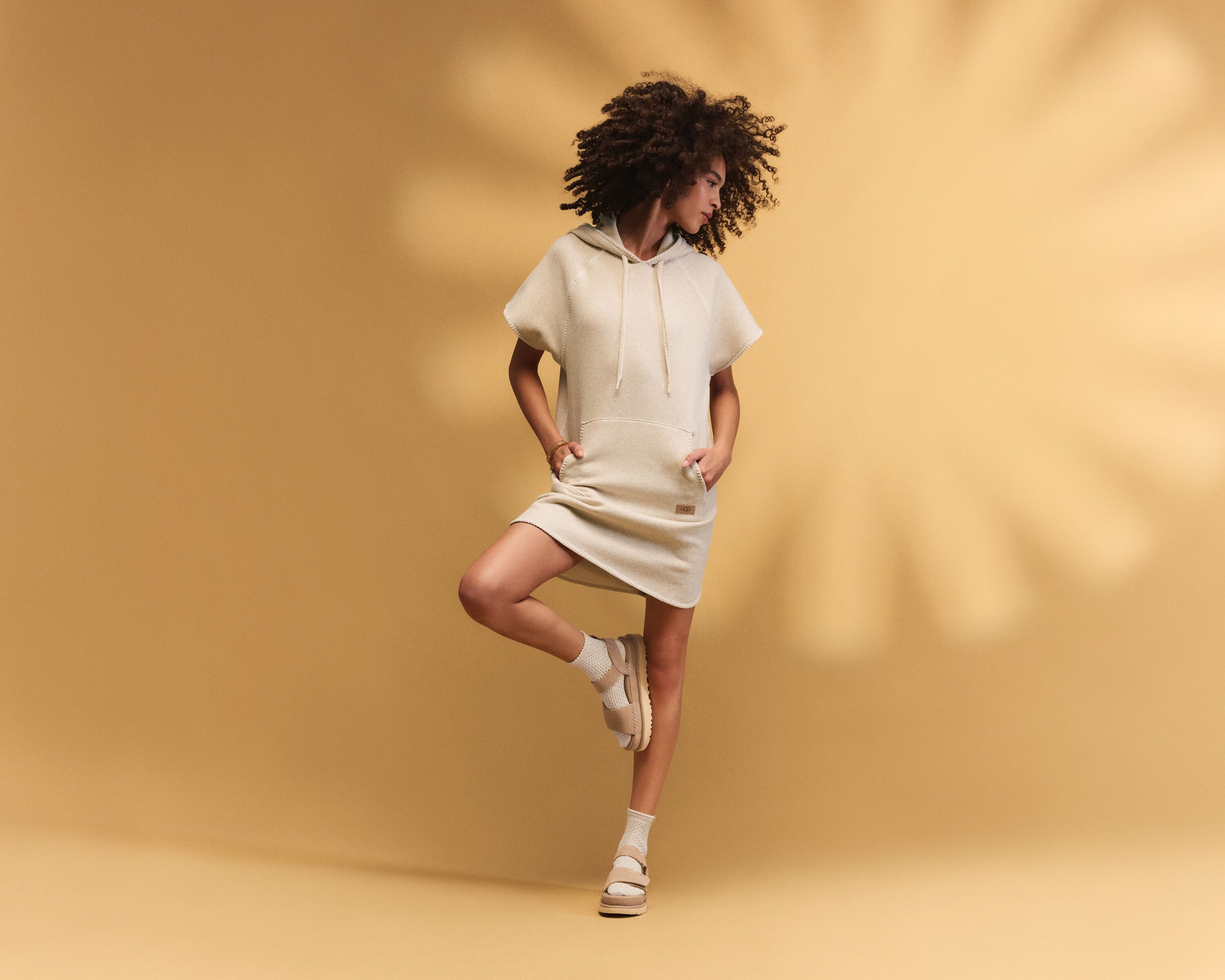 UGG W GOLDENSTAR Plateausandale, Plateausandale, Sandalette mit Klettversch günstig online kaufen