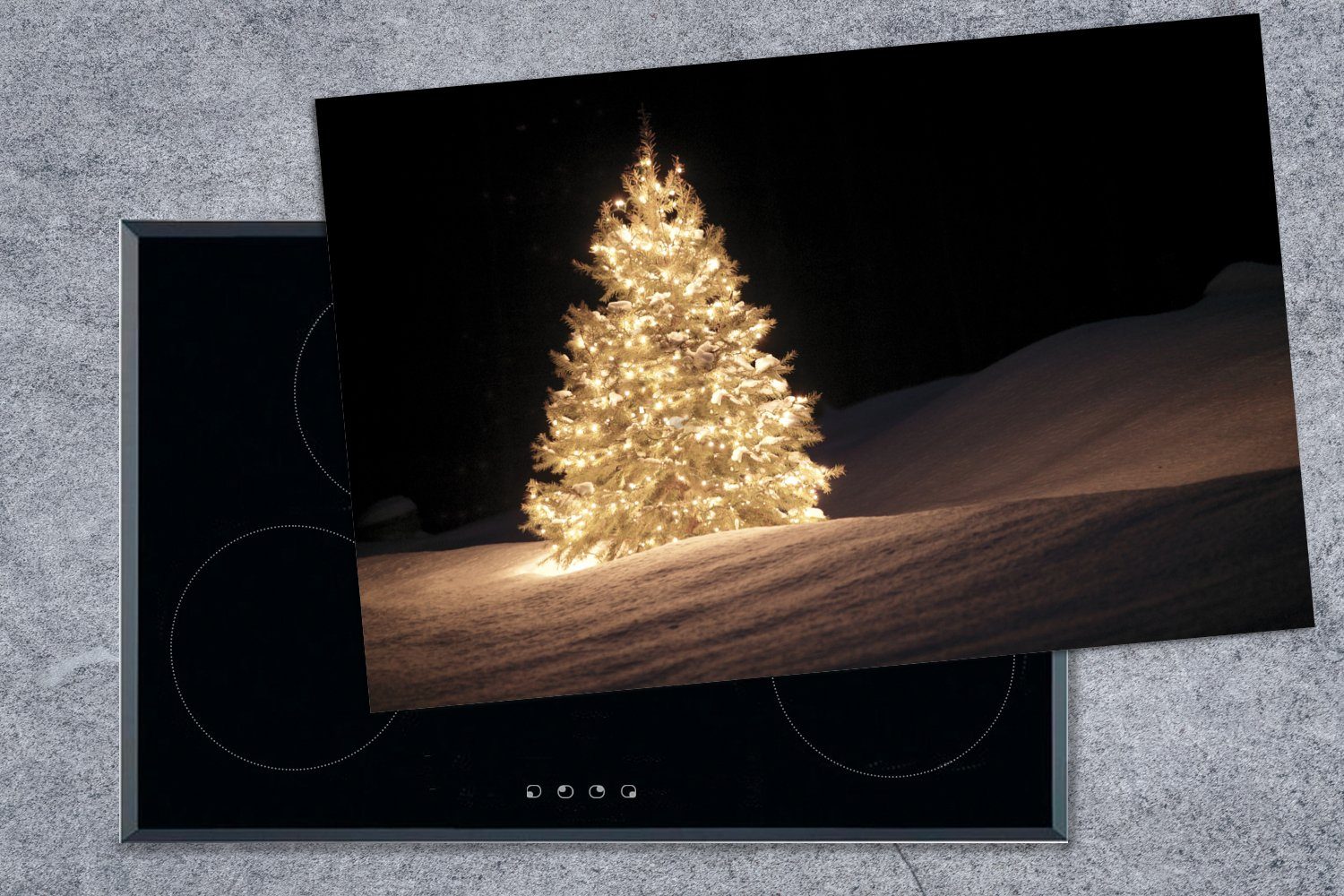 MuchoWow Herdblende-/Abdeckplatte Ein beleuchteter Weihnachtsbaum für bei küche, (1 Nacht, 81x52 cm, Vinyl, Ceranfeldabdeckung Induktionskochfeld tlg), die Schutz