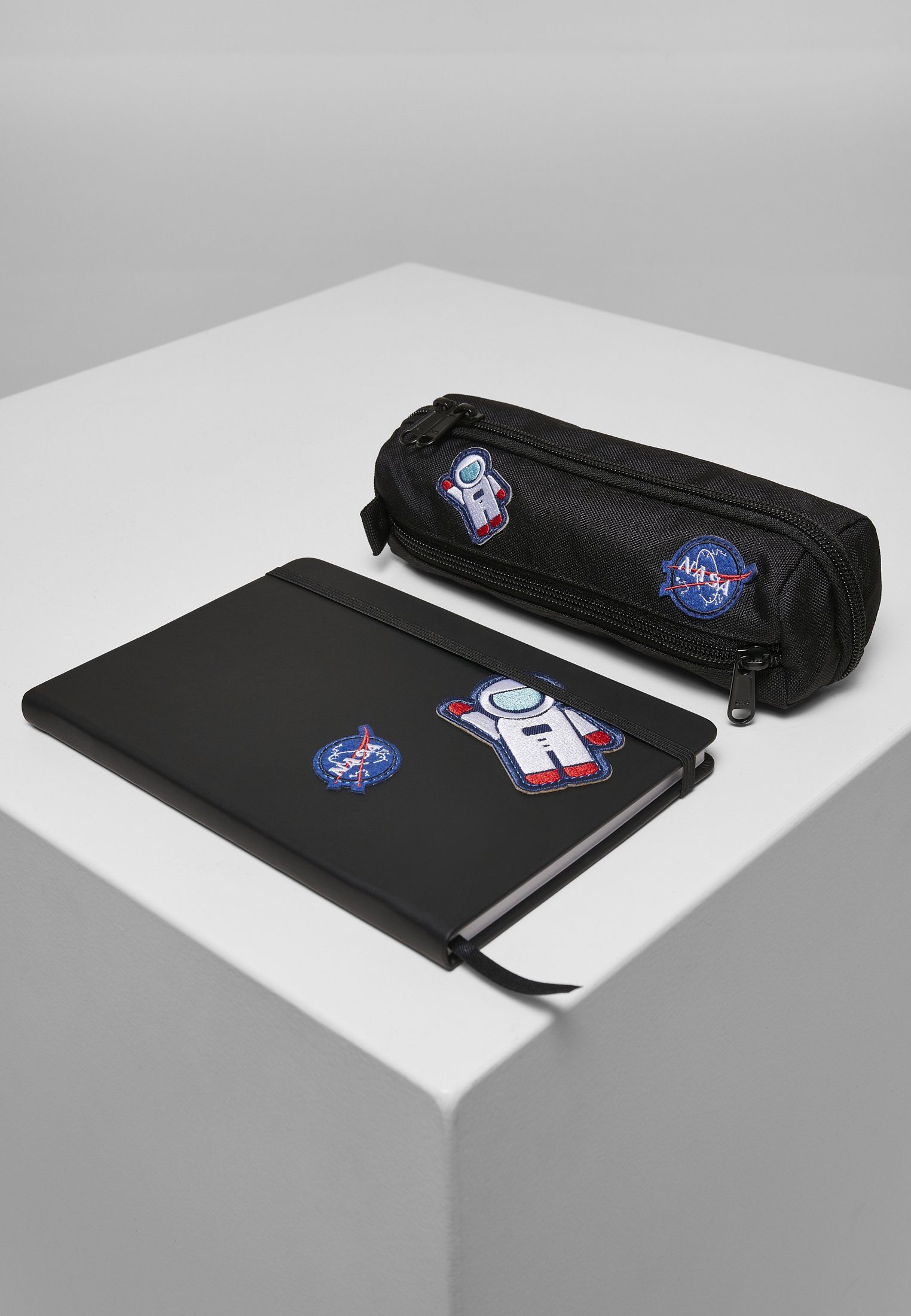 MisterTee NASA & Pencilcase Set (1-tlg) Notebook Schmuckset Accessoires