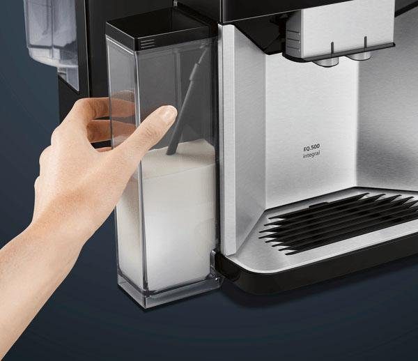 Bedienung, Tassen TQ507D03, 500 2 gleichzeitig einfache Kaffeevollautomat EQ.5 integrierter SIEMENS integral Milchbehälter,