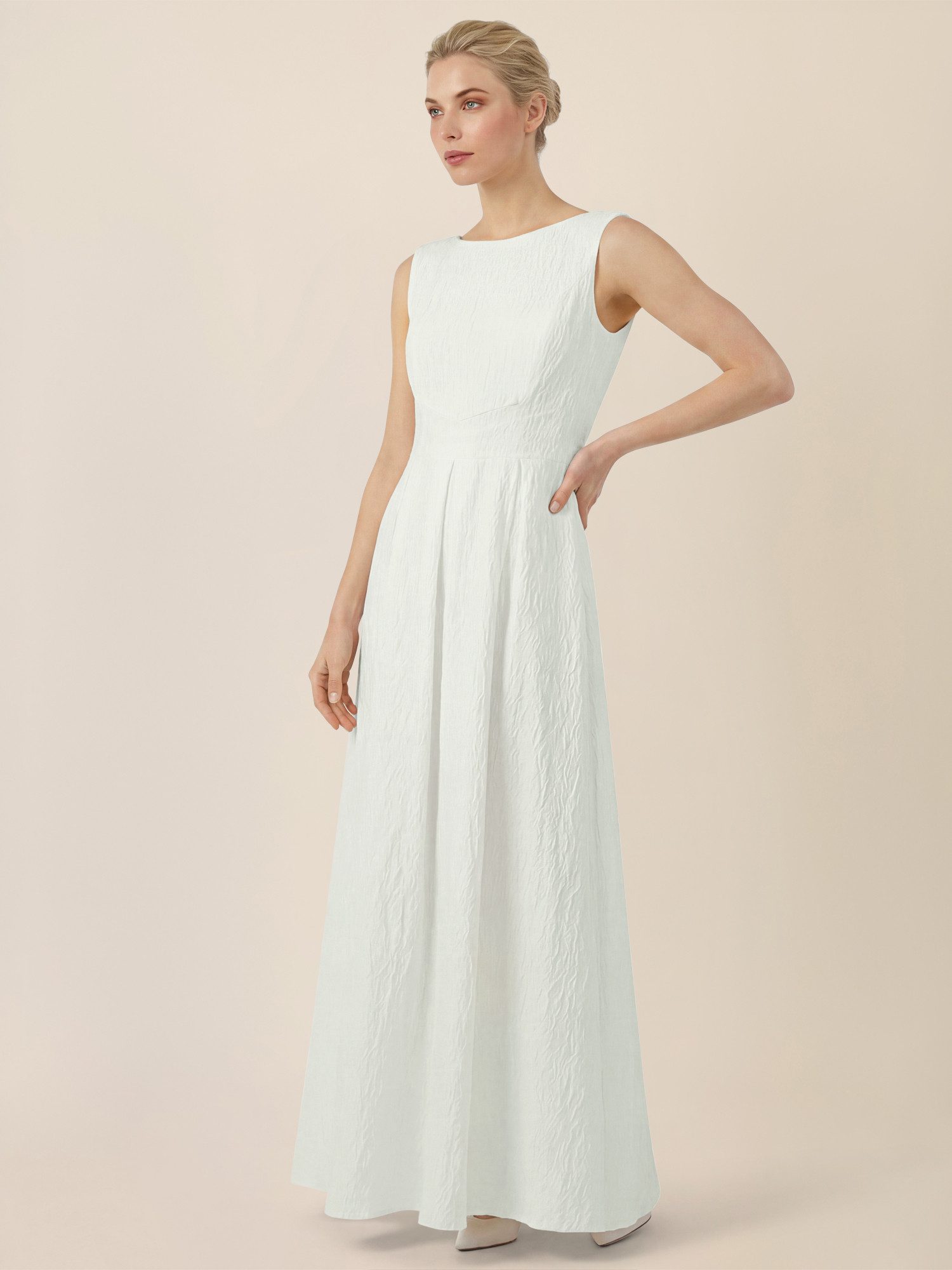 Apart Brautkleid mit geprägtem Strukturmuster