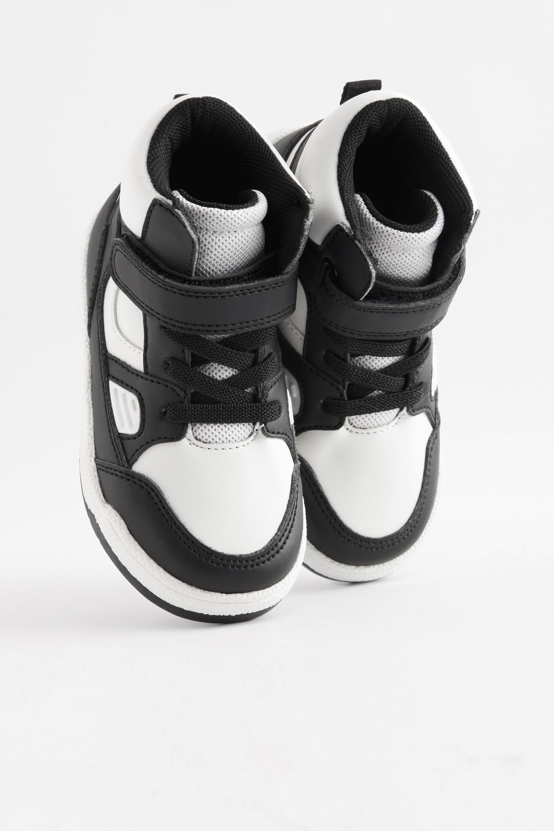 Next Hi-Top-Stiefel mit Klettverschluss Monochrome Elastiksenkel (1-tlg) Sneaker