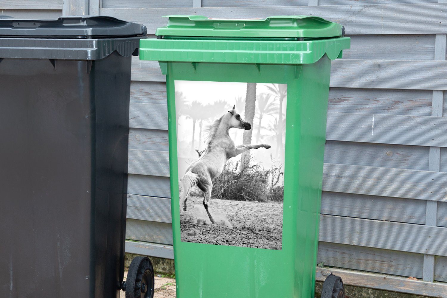 Mülleimer-aufkleber, Pferd Wandsticker weiß Sticker, MuchoWow Mülltonne, und (1 Container, St), Abfalbehälter - schwarz Tänzelndes