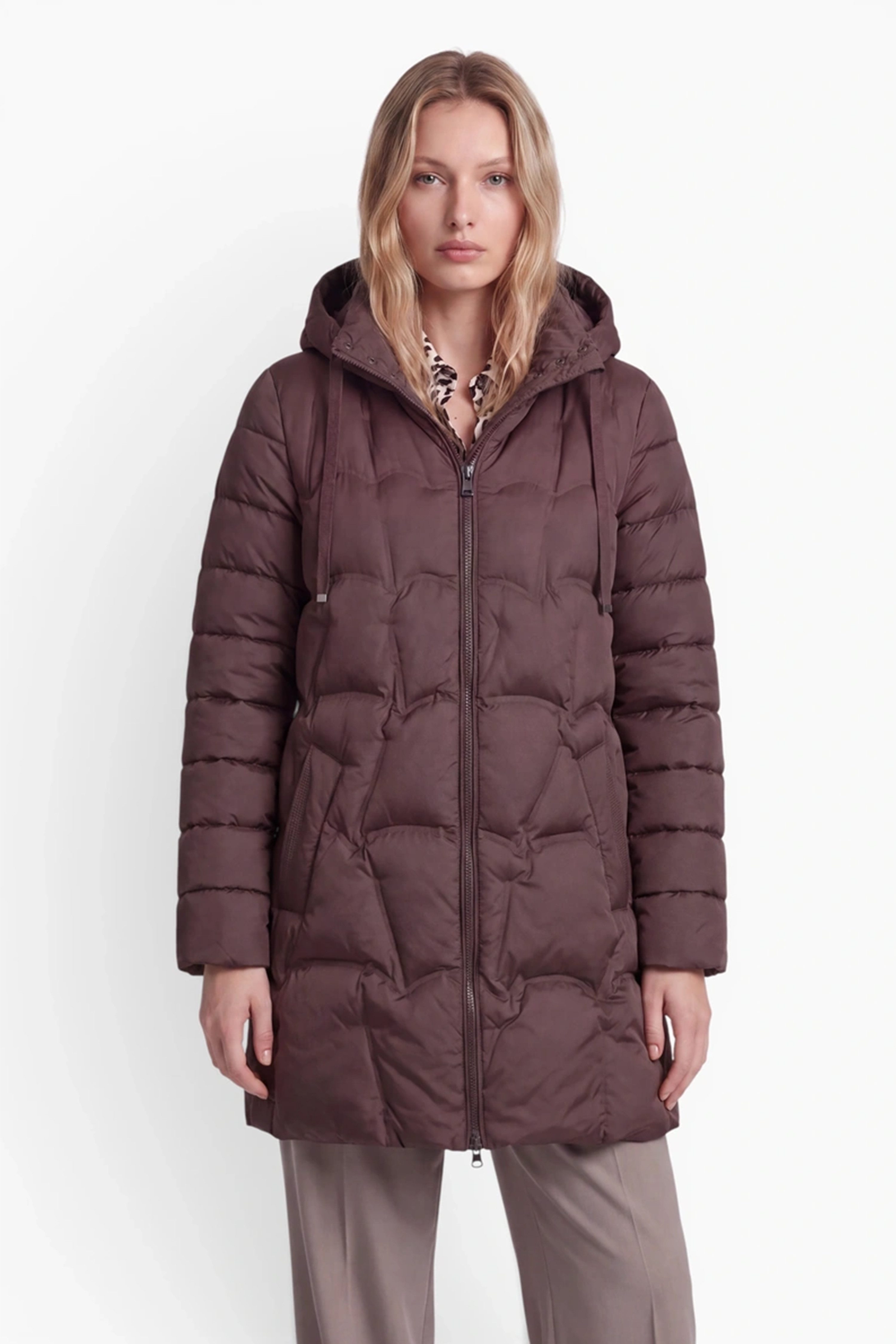 FUNK since 1776 Steppjacke lange Steppjacke im trendigen Steppdesign mit abnehmbarer Kapuze
