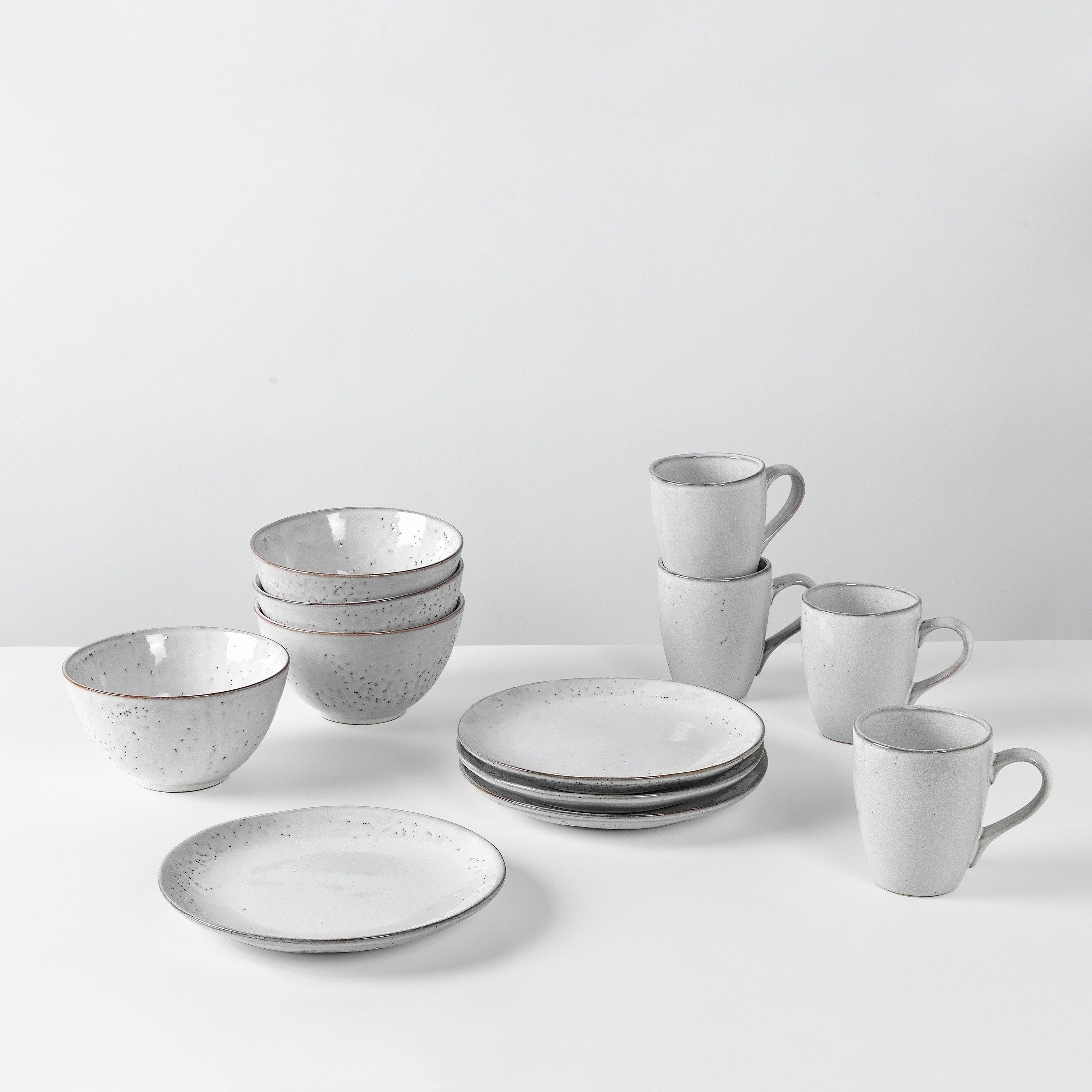 Broste Copenhagen Frühstücks-Geschirrset Nordic Sand, inklusive Serviette Wilhemina (16-tlg), 4 Personen, Keramik, Beliebte Geschirr Sets Exclusiv mit Geschenk