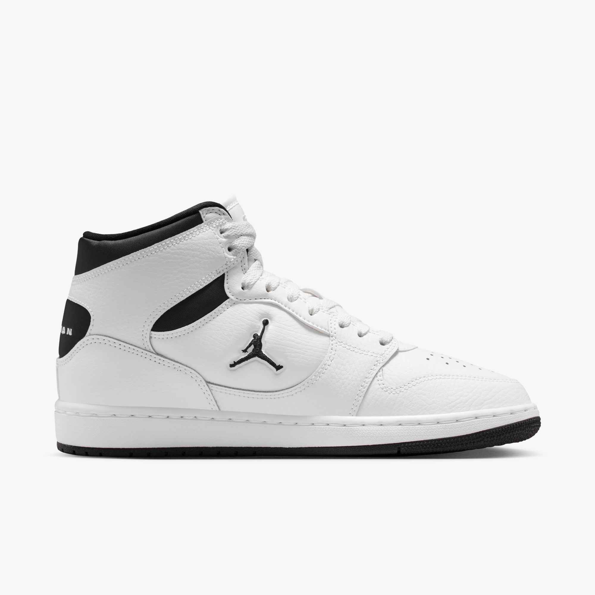 Jordan WMNS JORDAN COURT CONNECT MID Sneaker inspiriert vom Look des Air Jordan 1