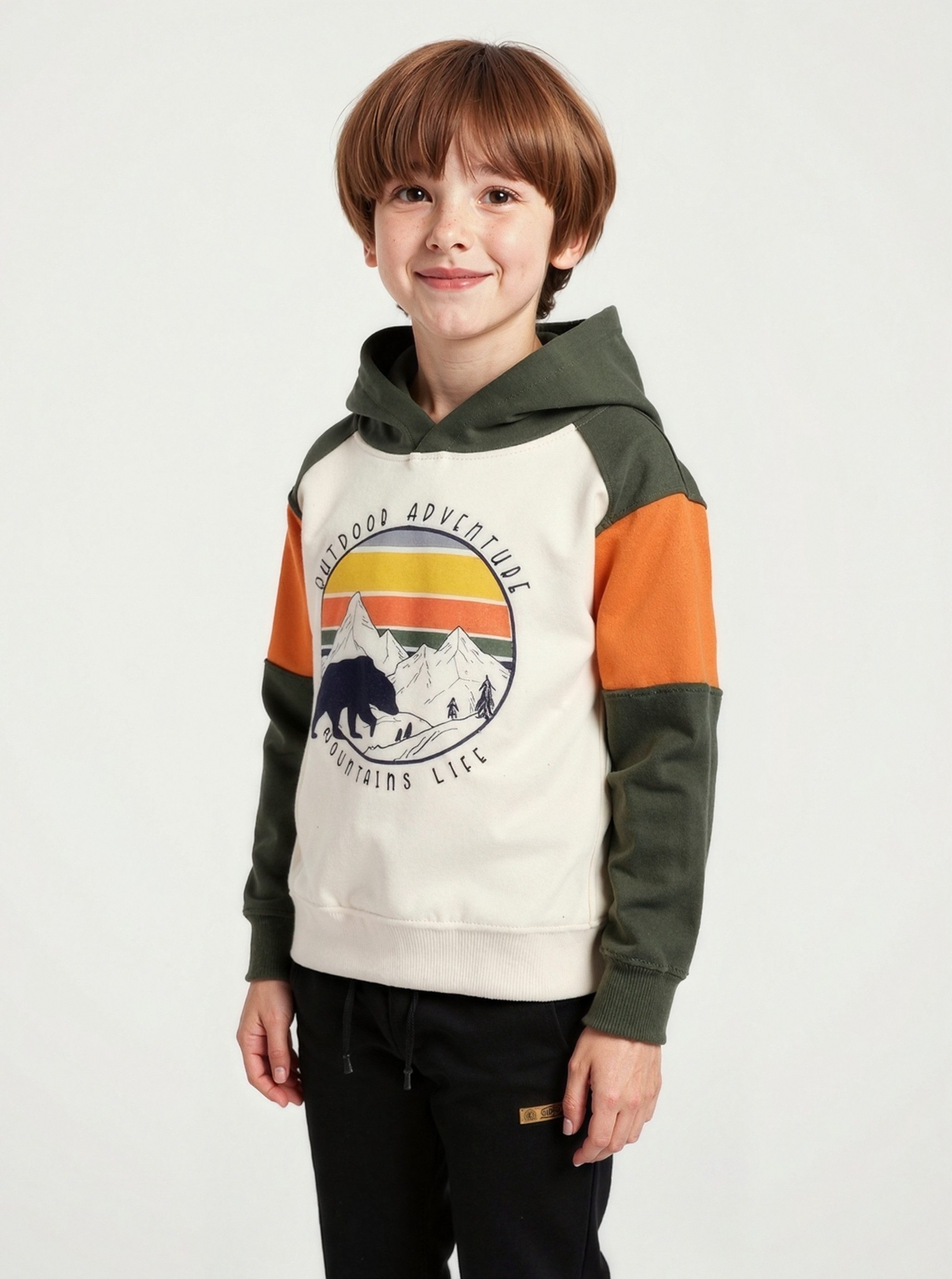 Blue Seven Kapuzensweatshirt mit großem Adventure-Frontmotiv und im Colorblocking-Look