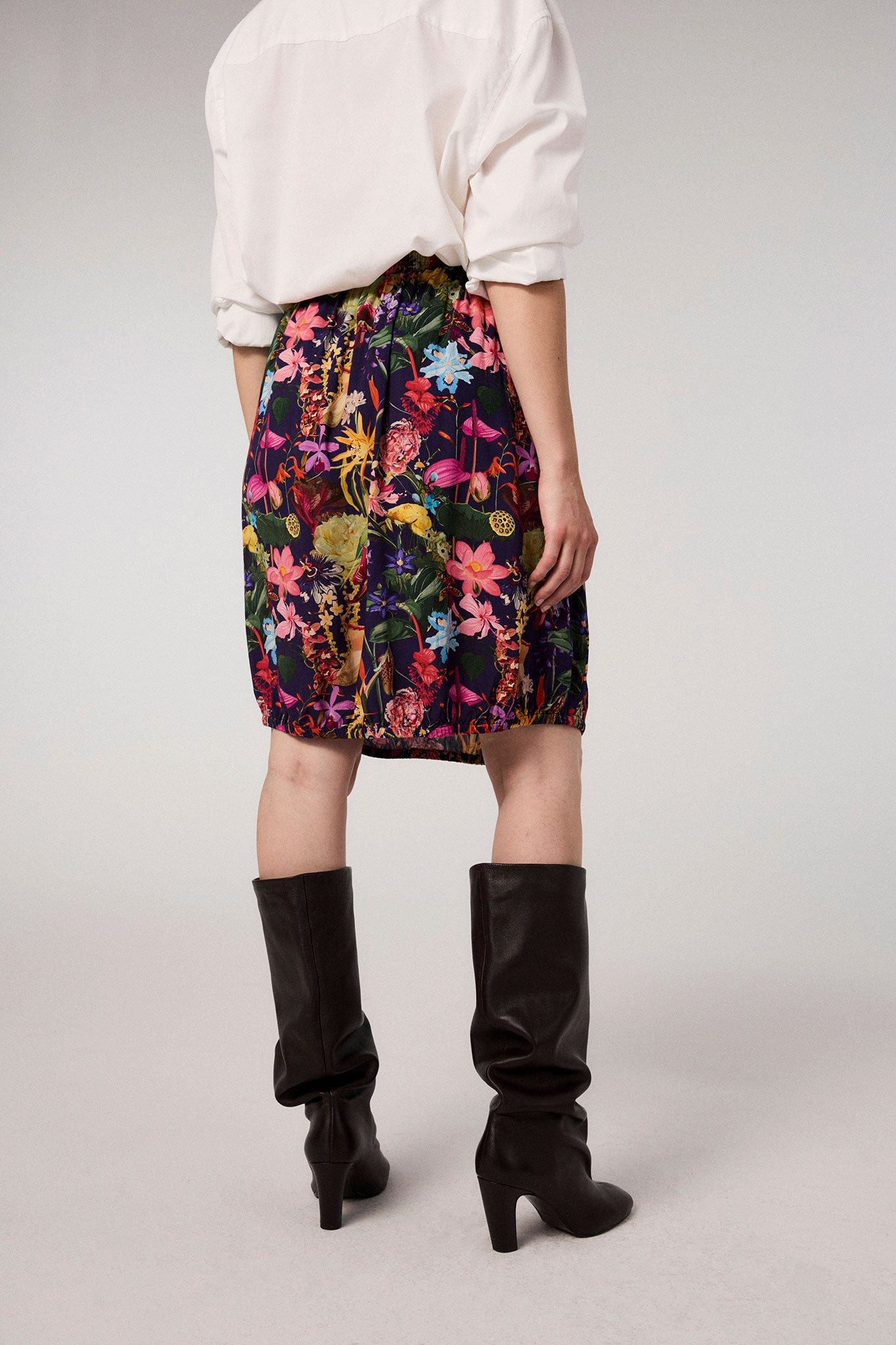 Himalaya Clothing Strickrock Damen mit lebendigem Blumenprint - Damen Midirock aus edler Viskose Weicher, fließender Blumen Rock mit hohem Komfort
