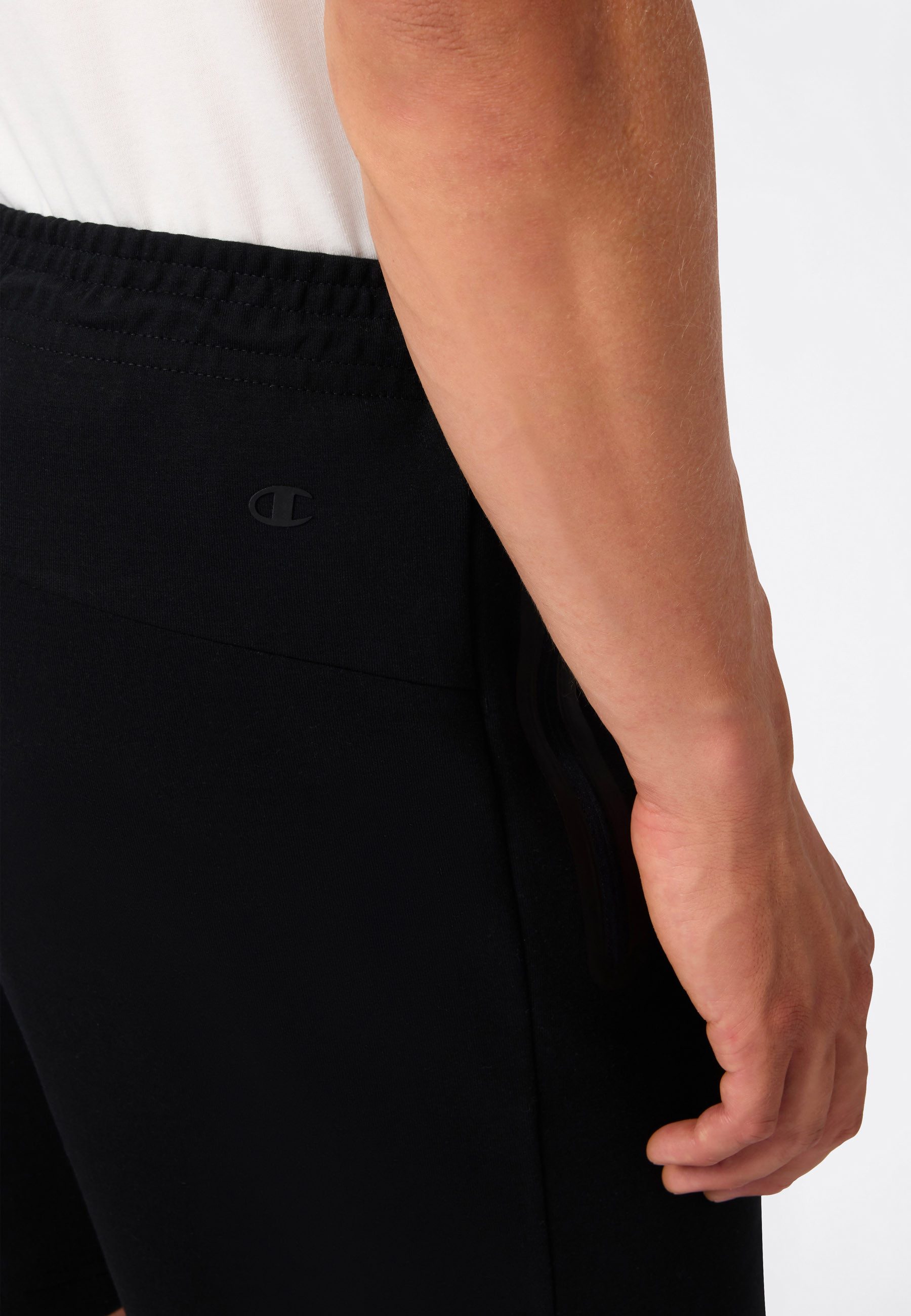 Champion Trainingsshorts C-TECH Slim Fit Interlock Shorts Slim Fit, aus Polyester, Baumwolle und Elasthan