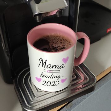 speecheese Tasse Mama loading 2023 Kaffeetasse mit Herzen für die Schwangerschaft