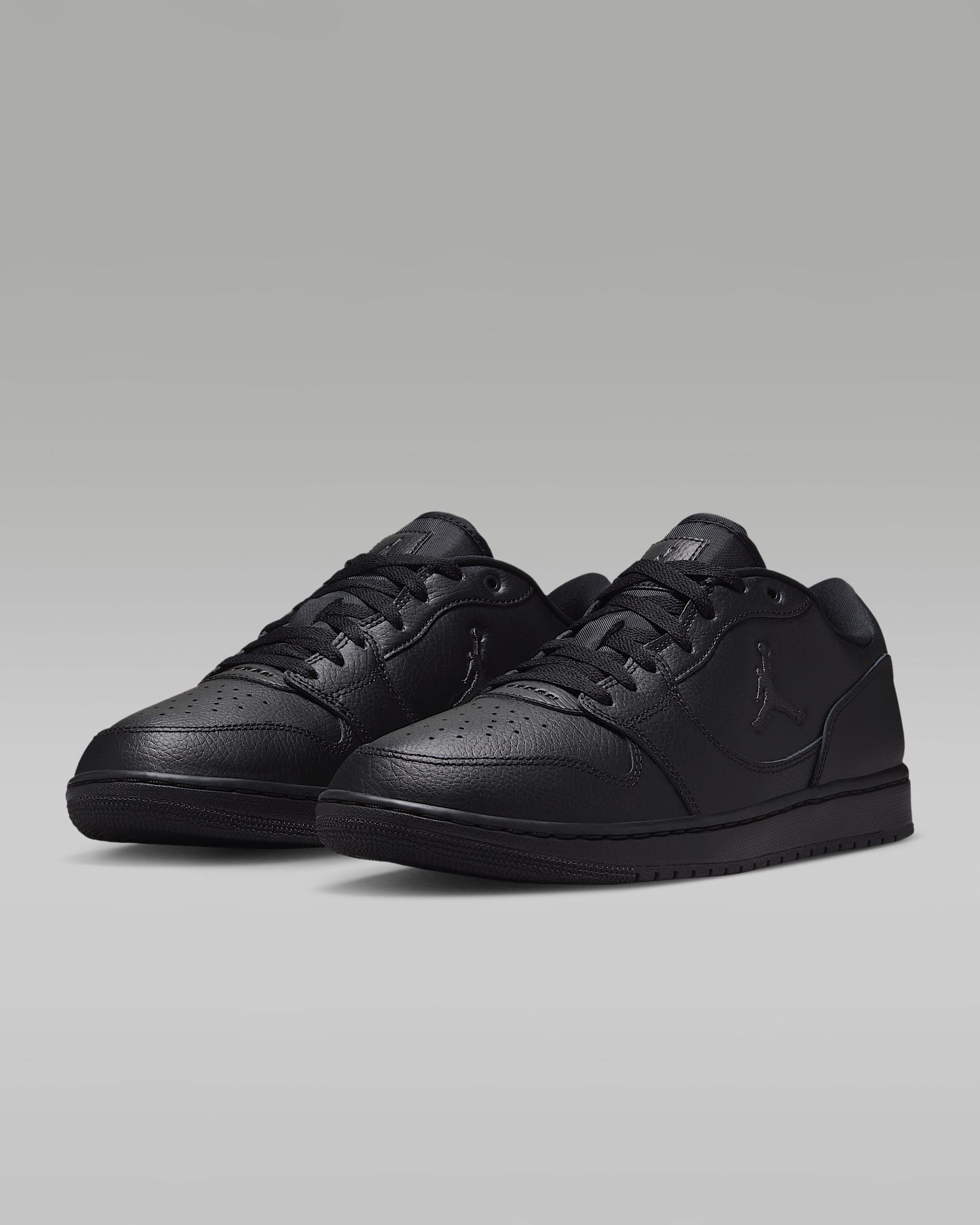 Jordan Jordan Court Connect Low Sneaker inspiriert vom Look des Air Jordan 1