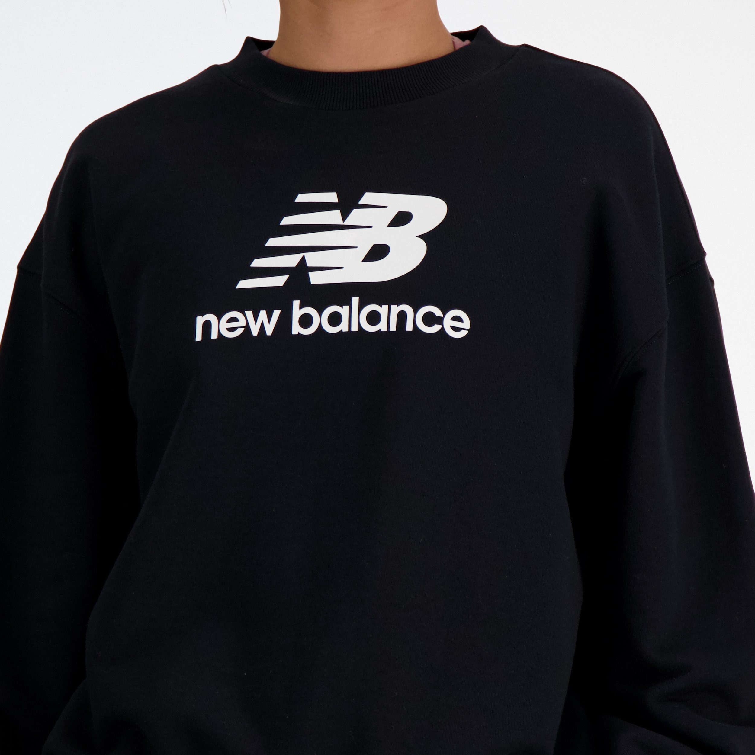 New Balance Sweatshirt Sport Essentials French Terry Logo Crew für Erwachsene geeignet, mit Crew-Ausschnitt, in den Größen XS bis XXL – Bild 4 von 5