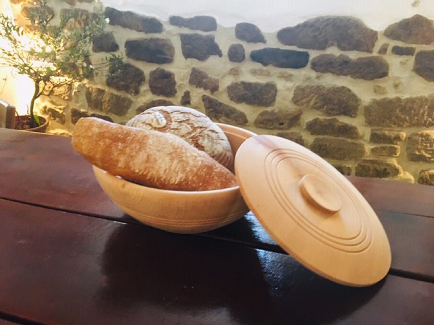 Pezzo D'oro Brotkasten Zirbenholzbrotdose und handgedrechselt Brot, für Österreich, Mehl Zucker, naturbelassen, Aufbewahrungsdose aus