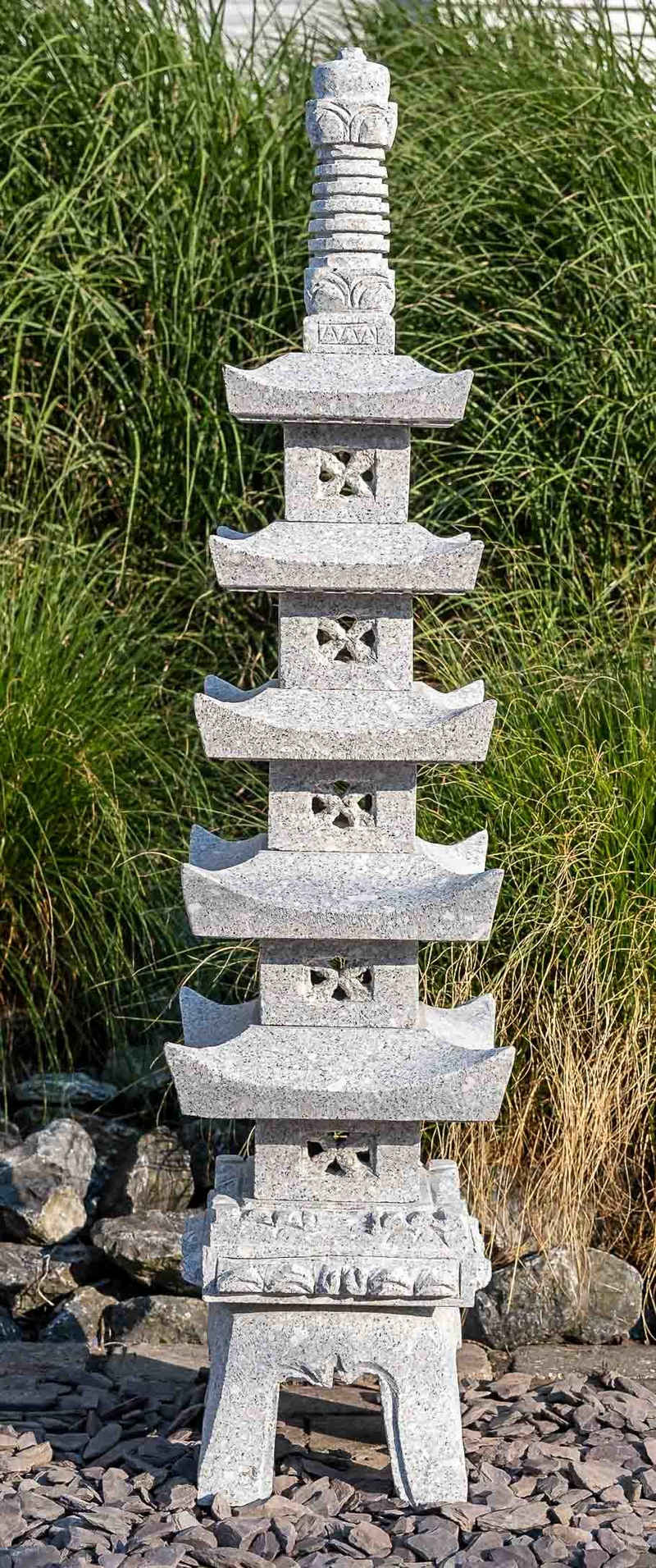 IDYL Gartenfigur Granit Pagoda 5-stöckig, Granit – ein Naturprodukt – sehr robust – witterungsbeständig gegen Frost, Regen und UV-Strahlung.