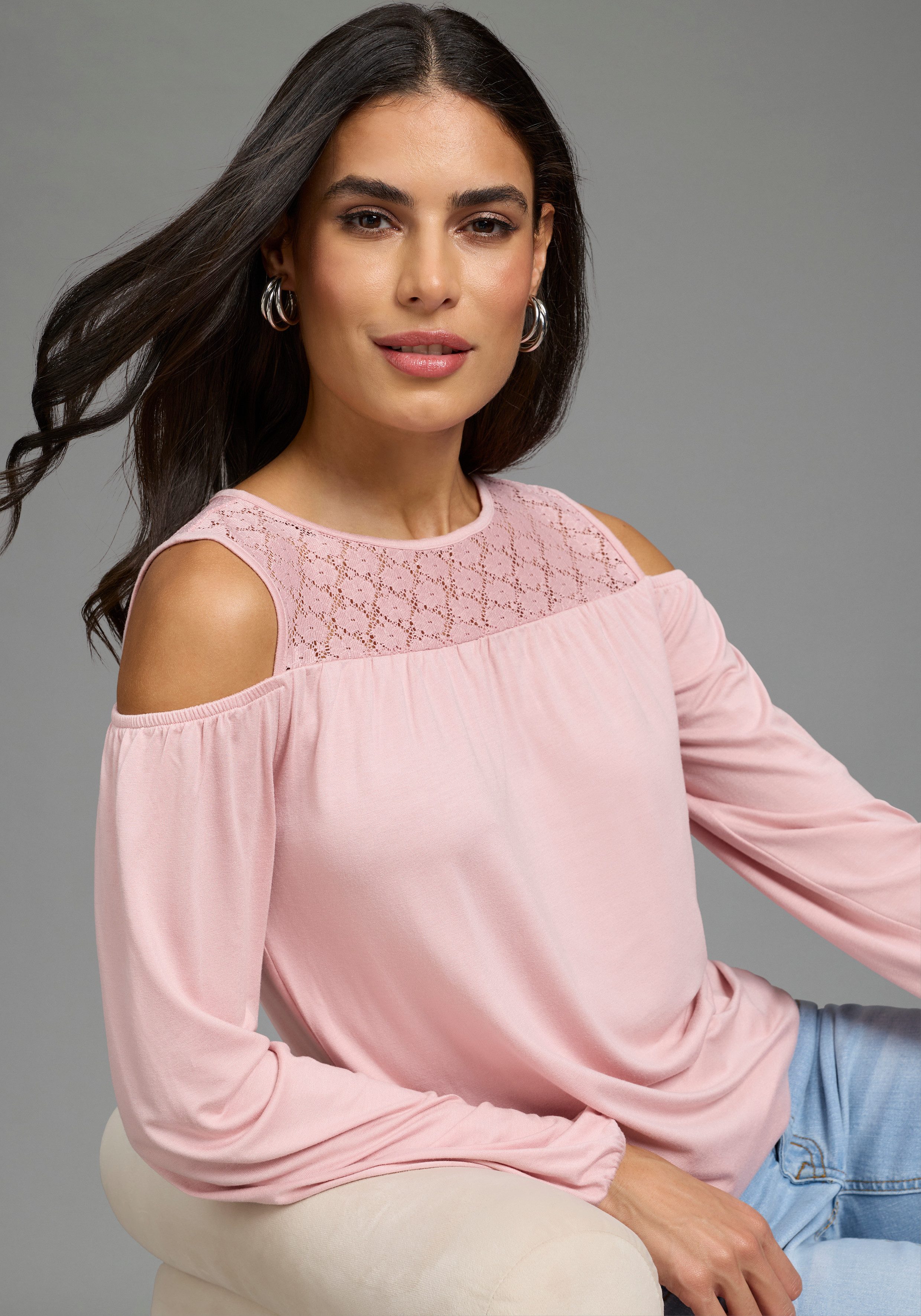 Laura Scott Langarmshirt aus Viskosemischung, figurumspielende Passform, elastisches Material. € 34,99, (€ 34,99 pro 1 Stk).