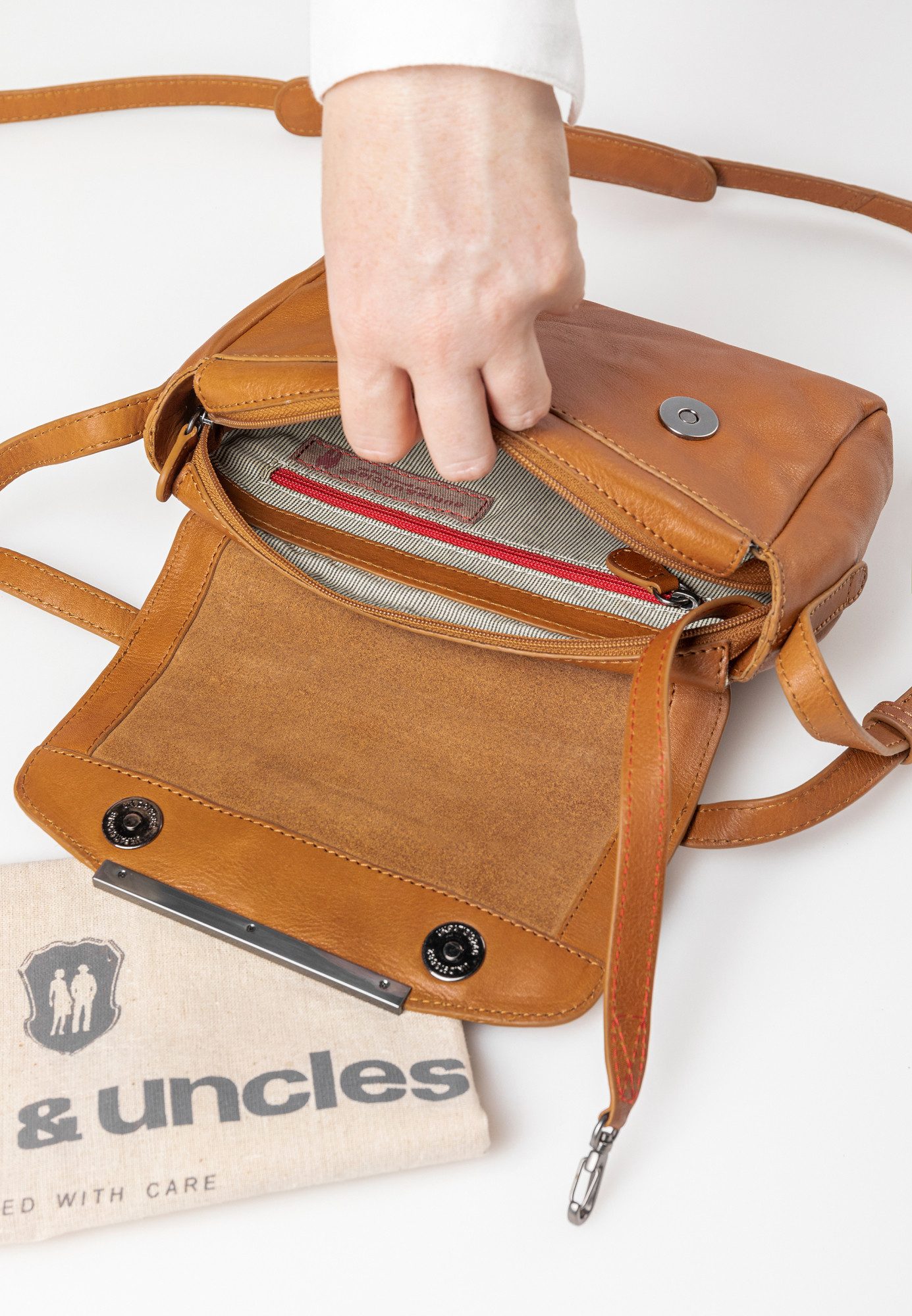 aunts & uncles Schultertasche Schultertasche Mrs. Bao Bun