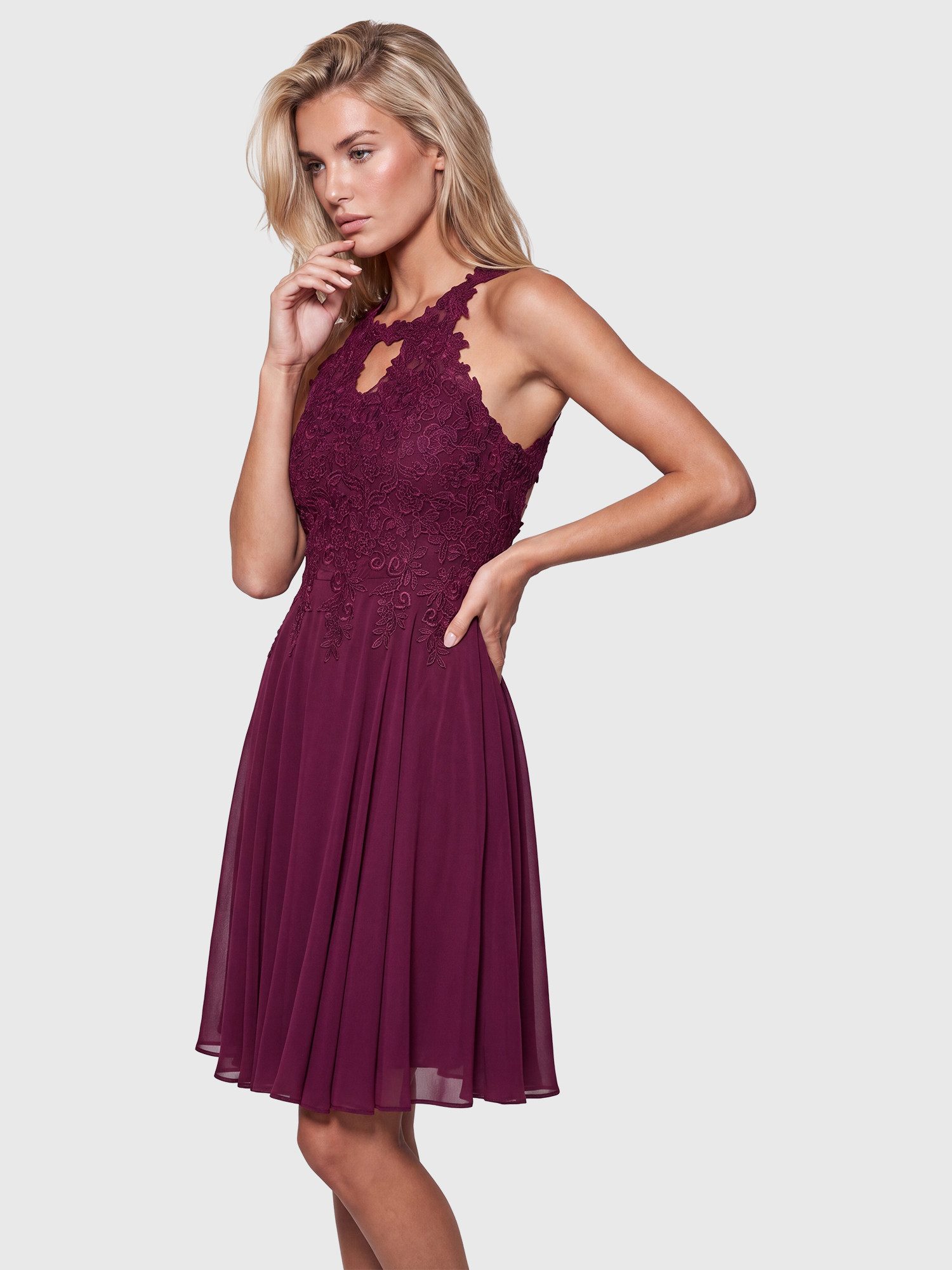 Apart Cocktailkleid mit floraler Spitzenpracht