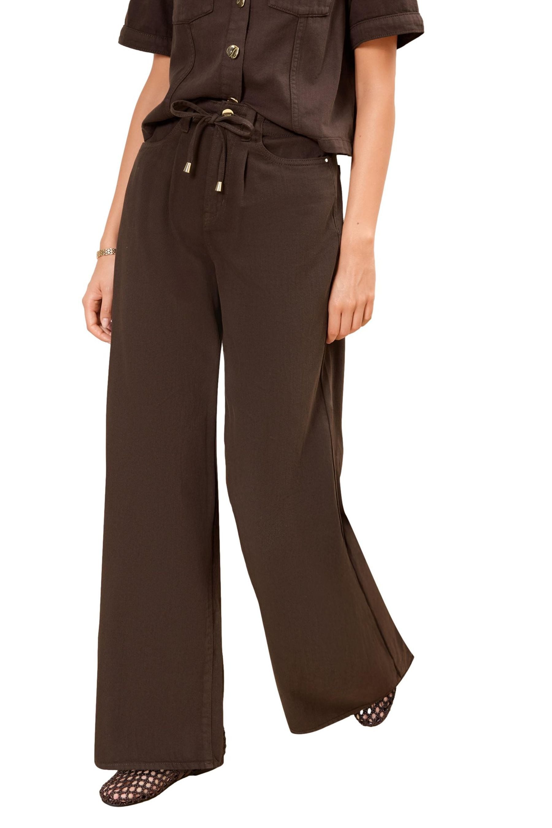 LIPSY Weite Jeans Regular Chocolate Weite Jeans mit Gürtel, Regular (1-tlg)