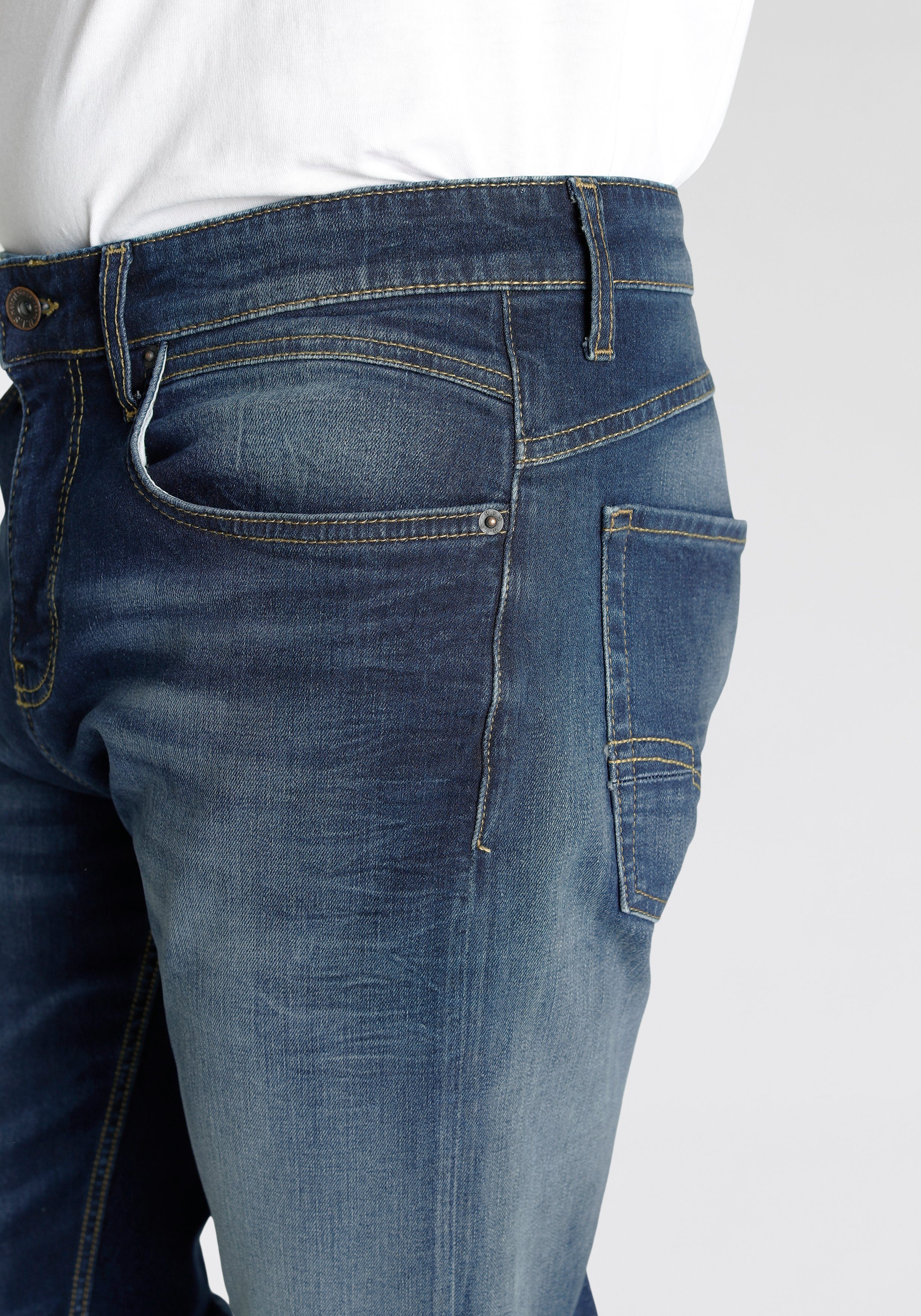Tapered-fit-Jeans CIAN H.I.S Produktion durch dark Ozon Wash Ökologische, blue wassersparende