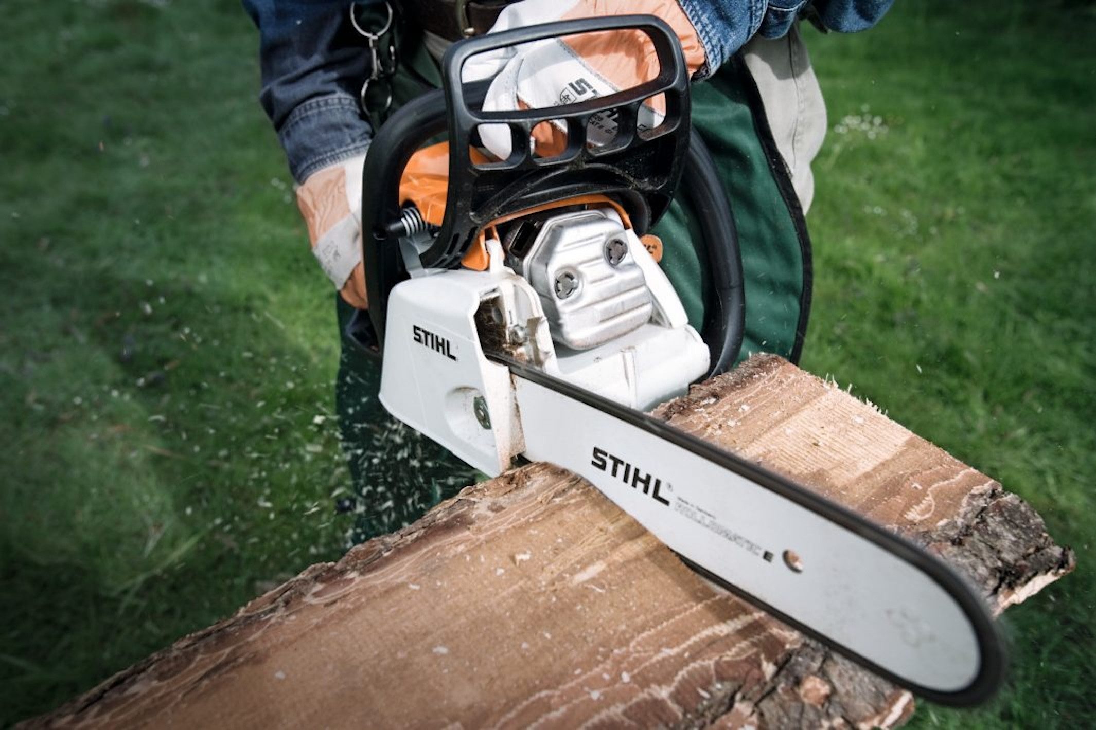 STIHL Benzin-Kettensäge STIHL MS 181 Kettensäge 35 cm, 35 cm Schwertlänge, Komfortable und sichere Bedienung