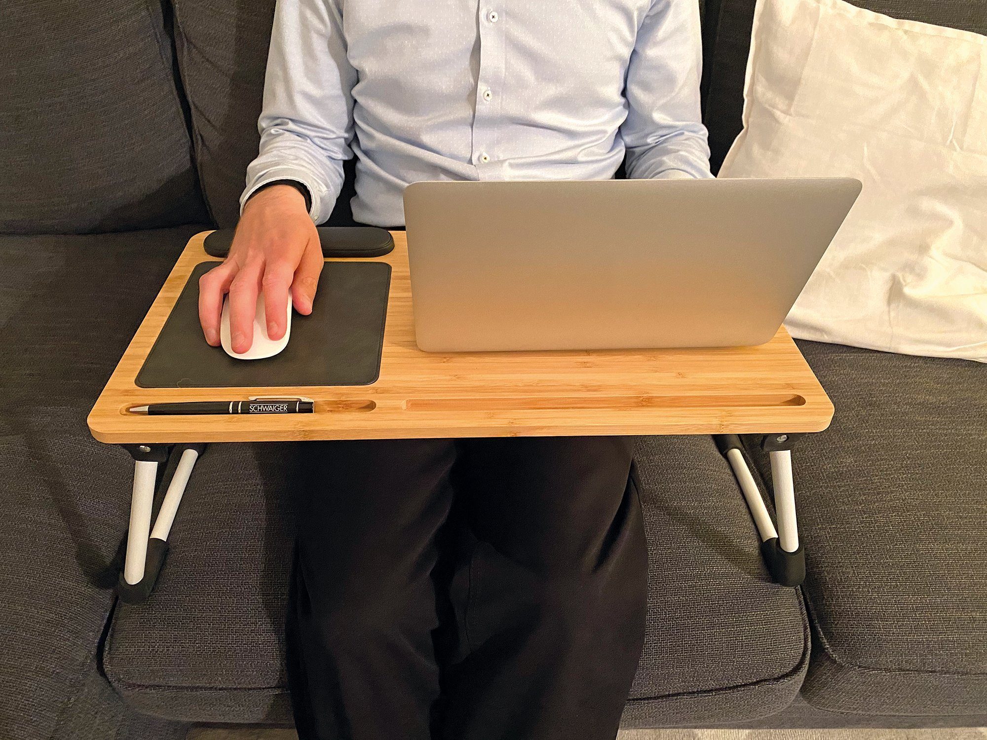 Tisch, (Laptop max. integriertes 16 659924 Zoll), mit Mauspad, bis Laptops Laptoptisch Schwaiger Smartphone-Halterung