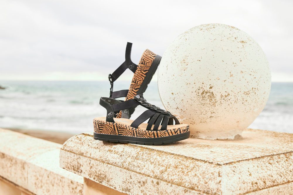 Rieker Plateausandaletten Sommerschuh, Urlaubschuh, Sandalette mit dekorativem Schmuckelement