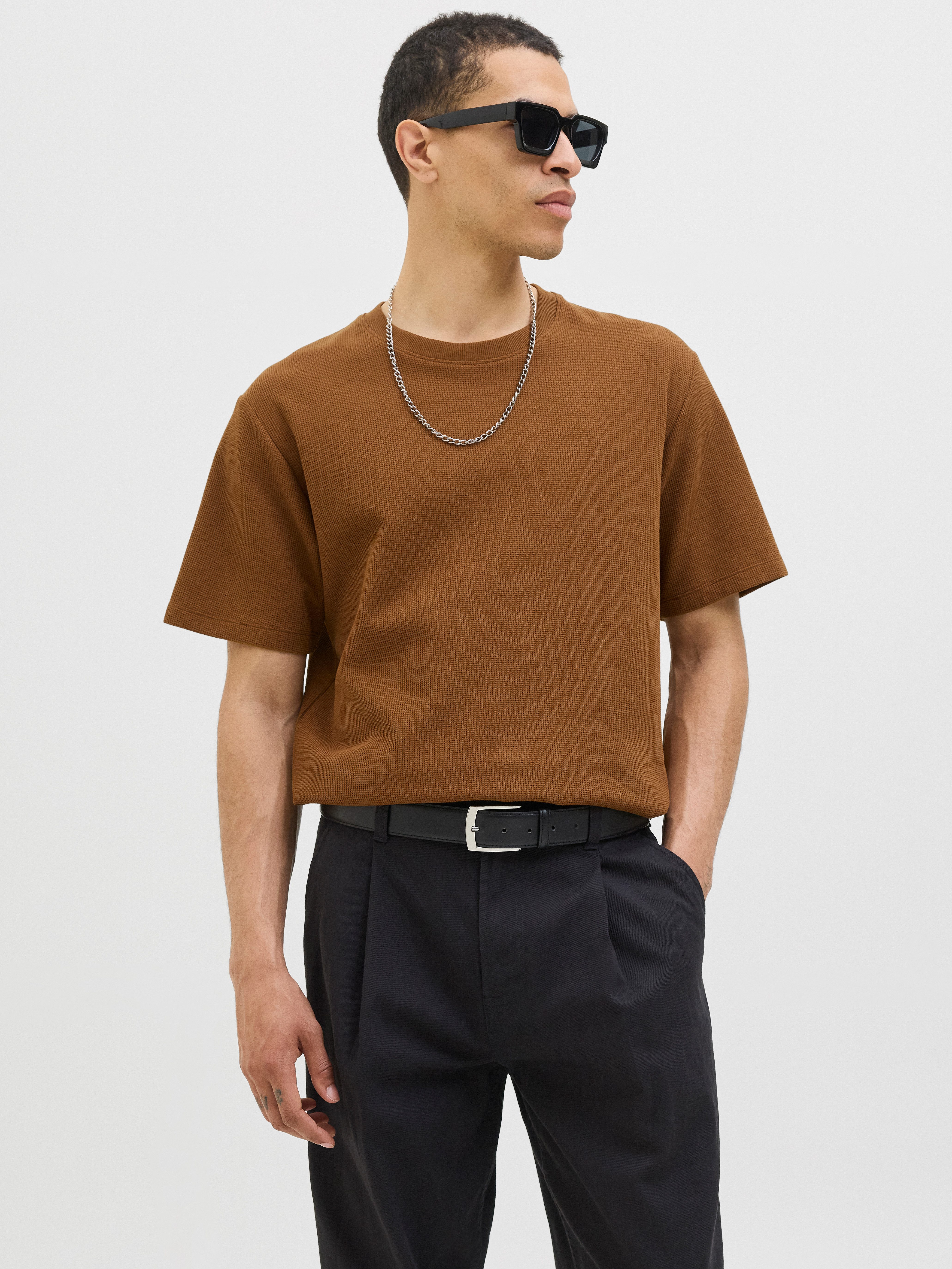 Jack & Jones T-Shirt JJEAUSTIN TEE SS NOOS mit Markenlabel günstig online kaufen