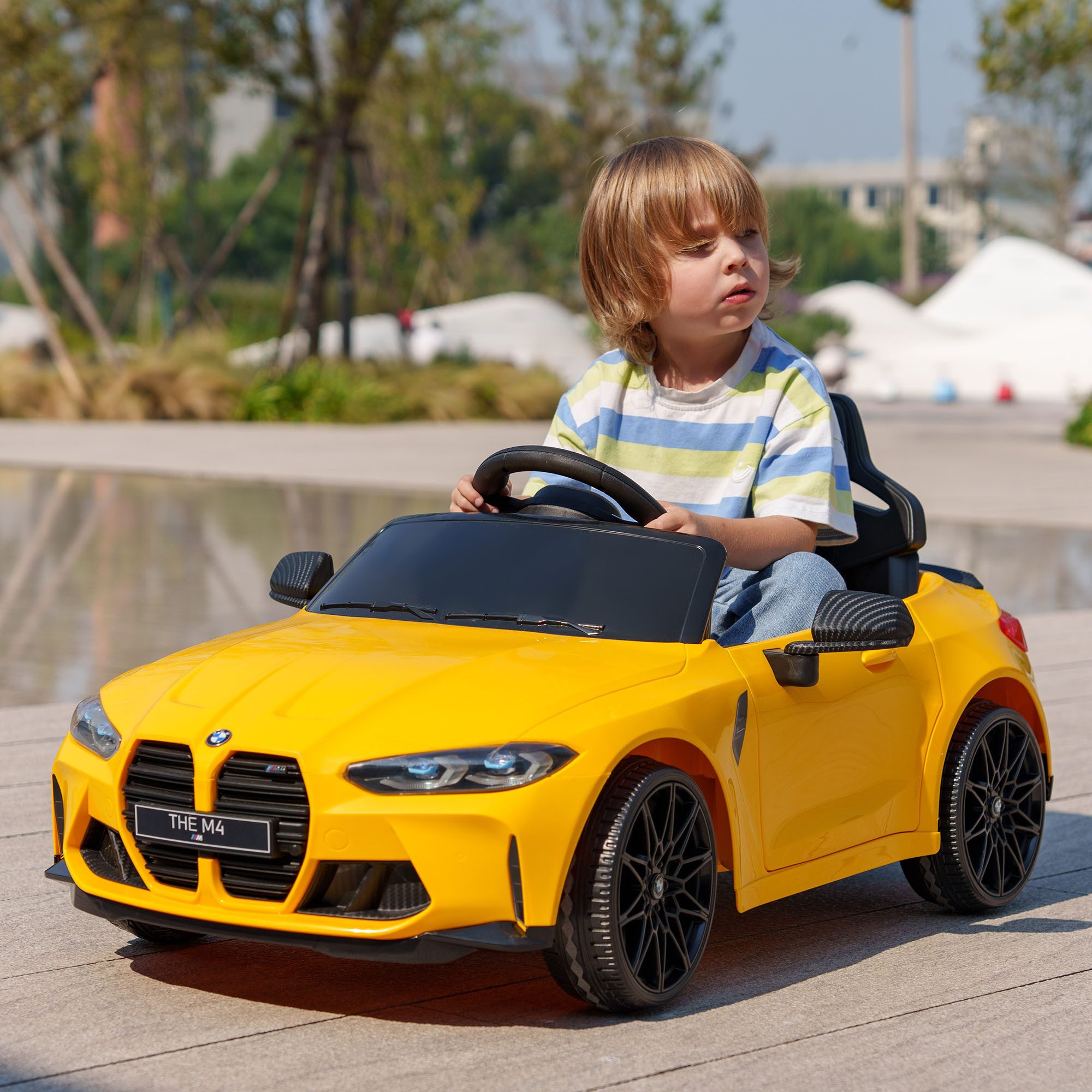 AIYAPLAY Elektro-Kinderauto BMW M4 lizenziertes Elektroauto für Kinder mit einfachem Transport, Belastbarkeit 30 kg, (1-tlg), für Kinder 3-5 Jahre, Gelb