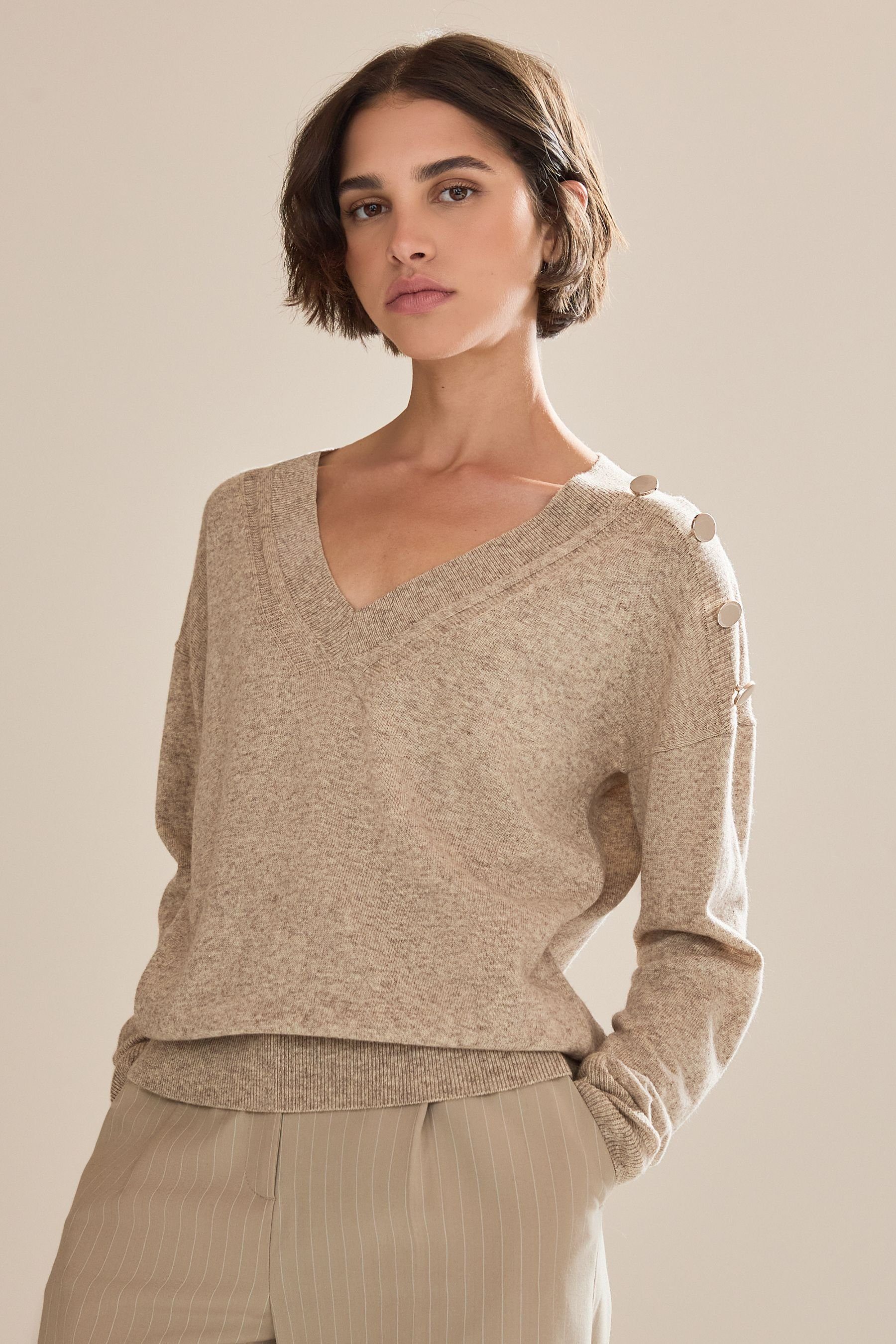 Knöpfen Next Neutral V-Ausschnitt V-Ausschnitt-Pullover mit und Pullover (1-tlg)