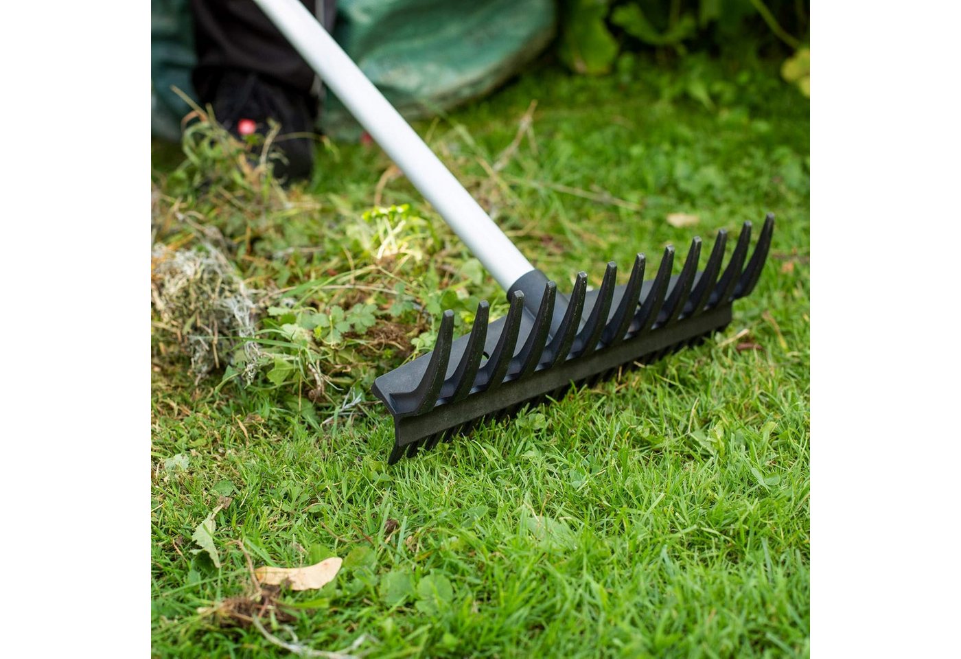 Thumbnail - UPP Gartenrechen 2-in-1 Rechen, Rechen, Harke und Kultivator in einem Gartenwerkzeug