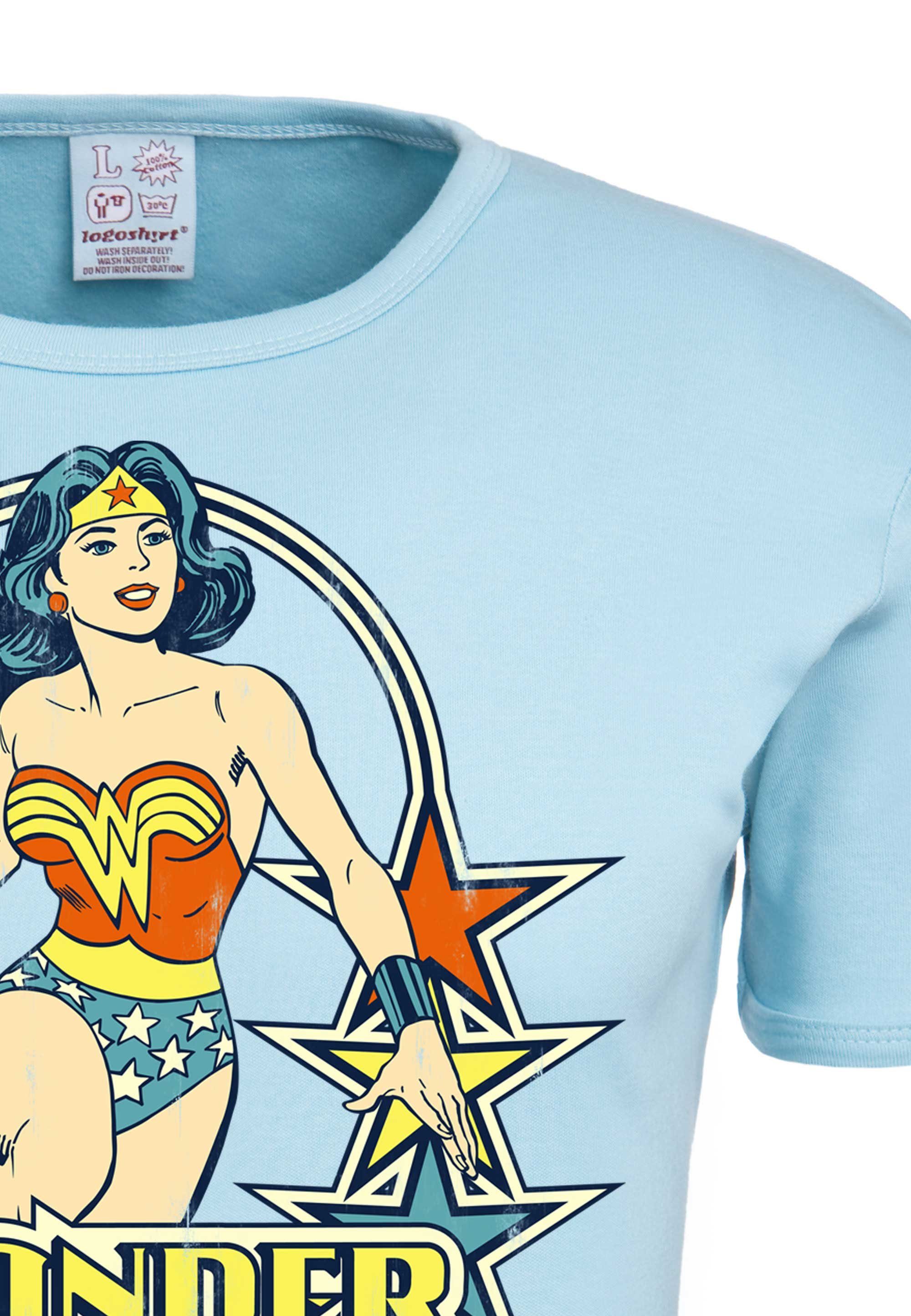 LOGOSHIRT T-Shirt Wonder Woman – lizenziertem hellblau mit Stars Originaldesign