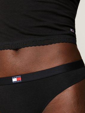 Tommy Hilfiger Underwear String 3P CLASSIC THONG (EXT SIZES) (Packung, 3-St., 3er) mit Tommy Jeans Logo-Badge