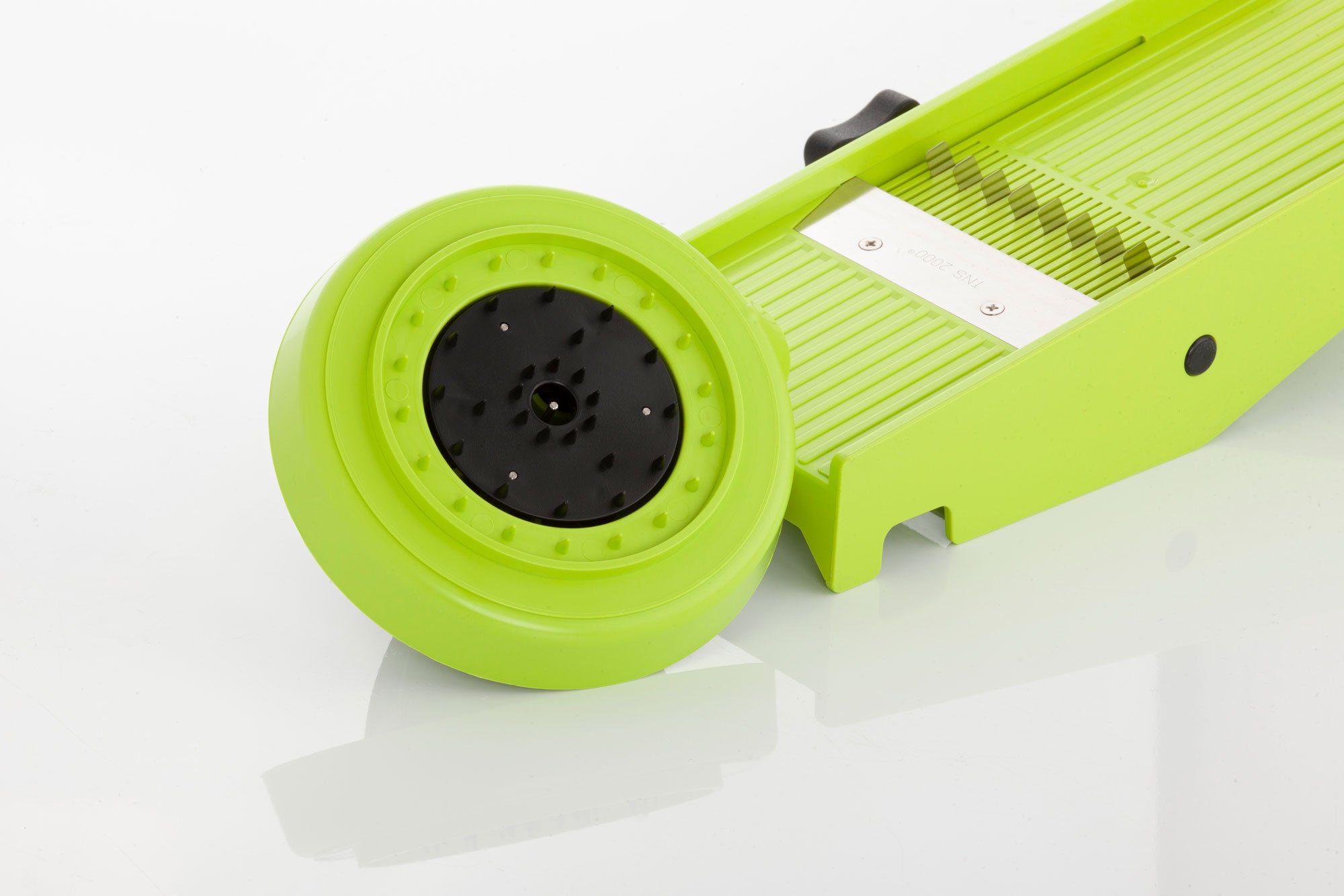 TNS 2000 Gemüsehobel TNS 2000 All in ONE Gemüsehobel Küchenhobel Gemüsereibe Kiwi, Kunststoff, (Hobel mit Restehalter, 2-St)