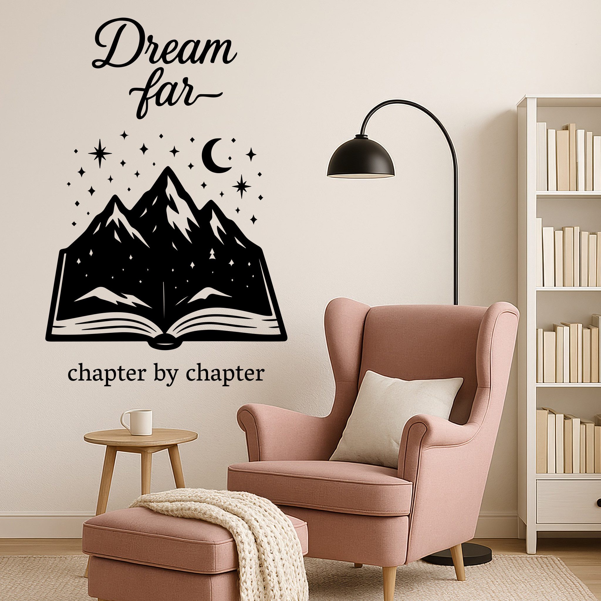 Sunnywall Wandspruch Bookish Spruch „Dream far – chapter by chapter“ Berge Buch (Bookish), selbstklebend, konturgeschnitten, rückstandslos entfernbar