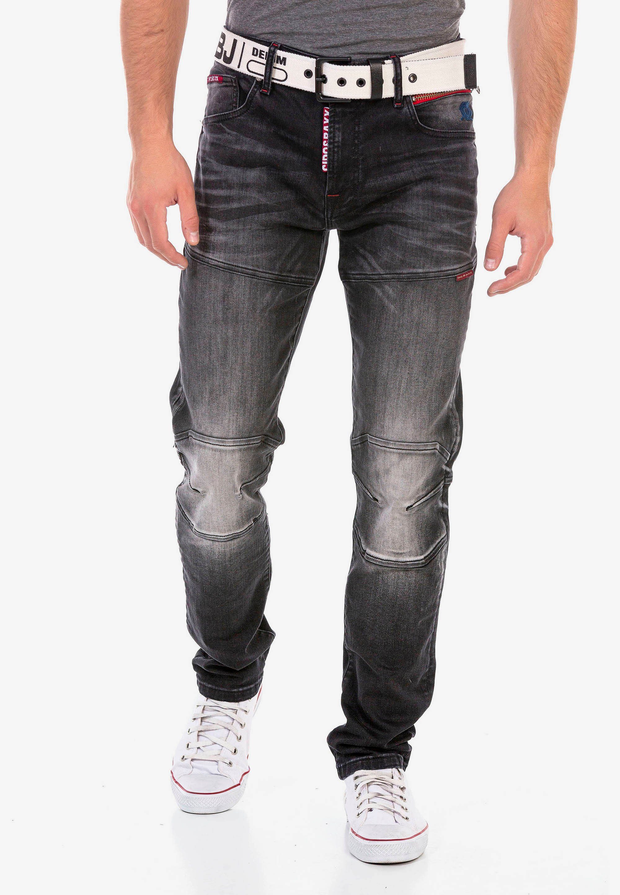 Straight-Jeans mit Cipo Baxx & Used-Waschung cooler