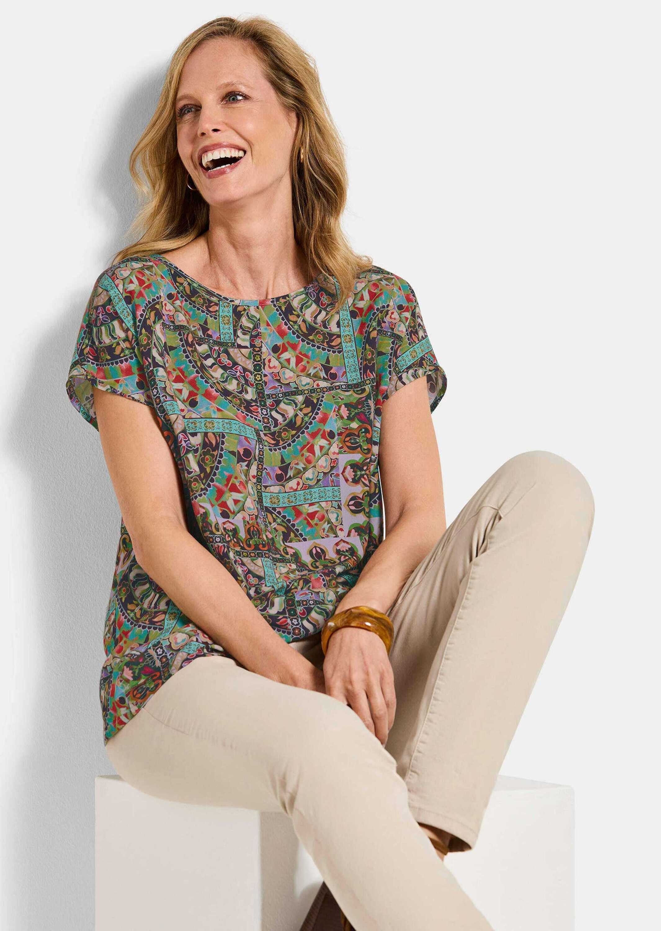 GOLDNER Shirtbluse Kurzgröße: Viskoseshirt mit Muster-Mix Schlupfbluse mit U-Boot-Ausschnitt und Kurzarm