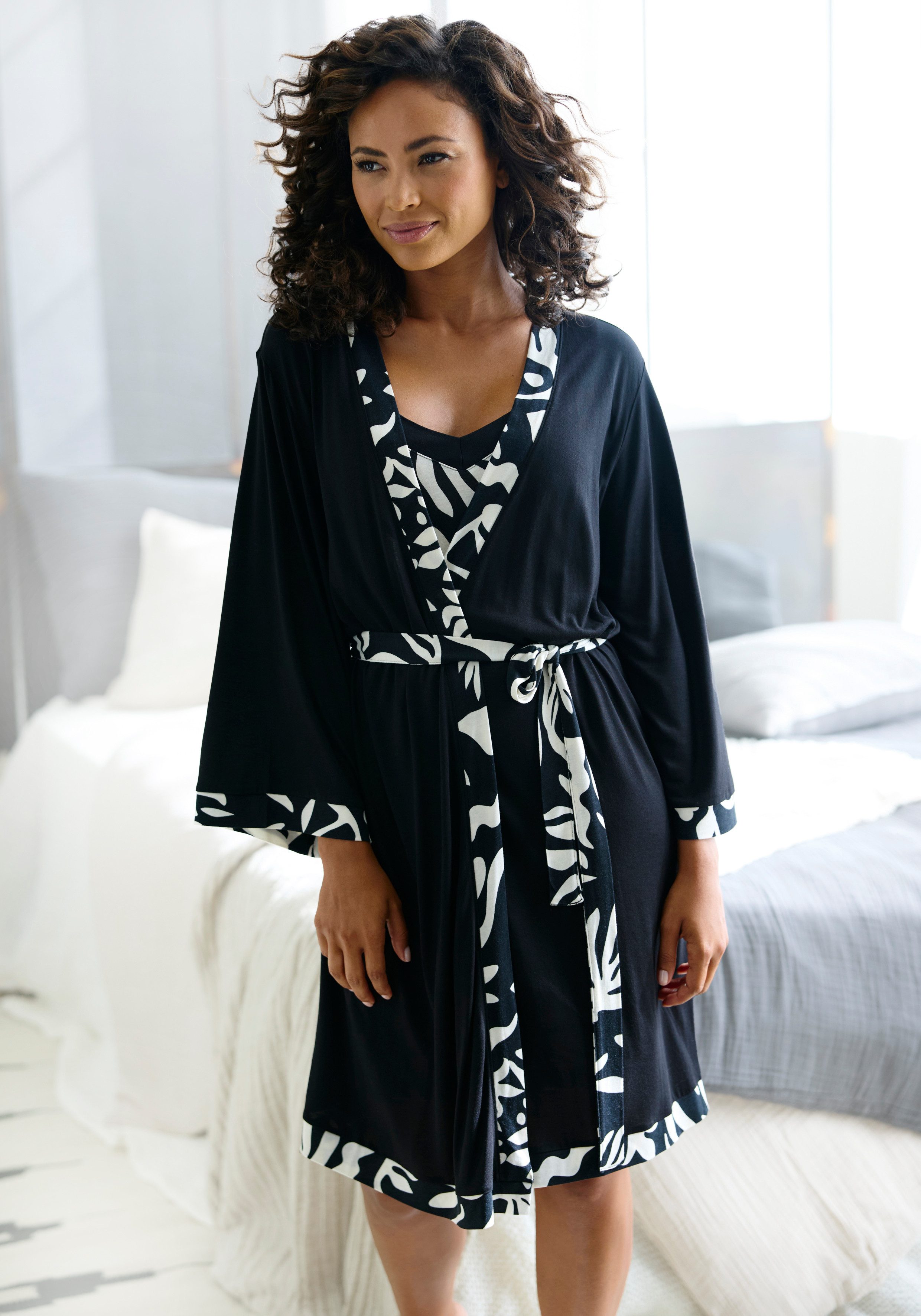 French Connection Kimono, Kurzform, Viskose, Gürtel, im zeitlosen Schwarz-Weiß-Look