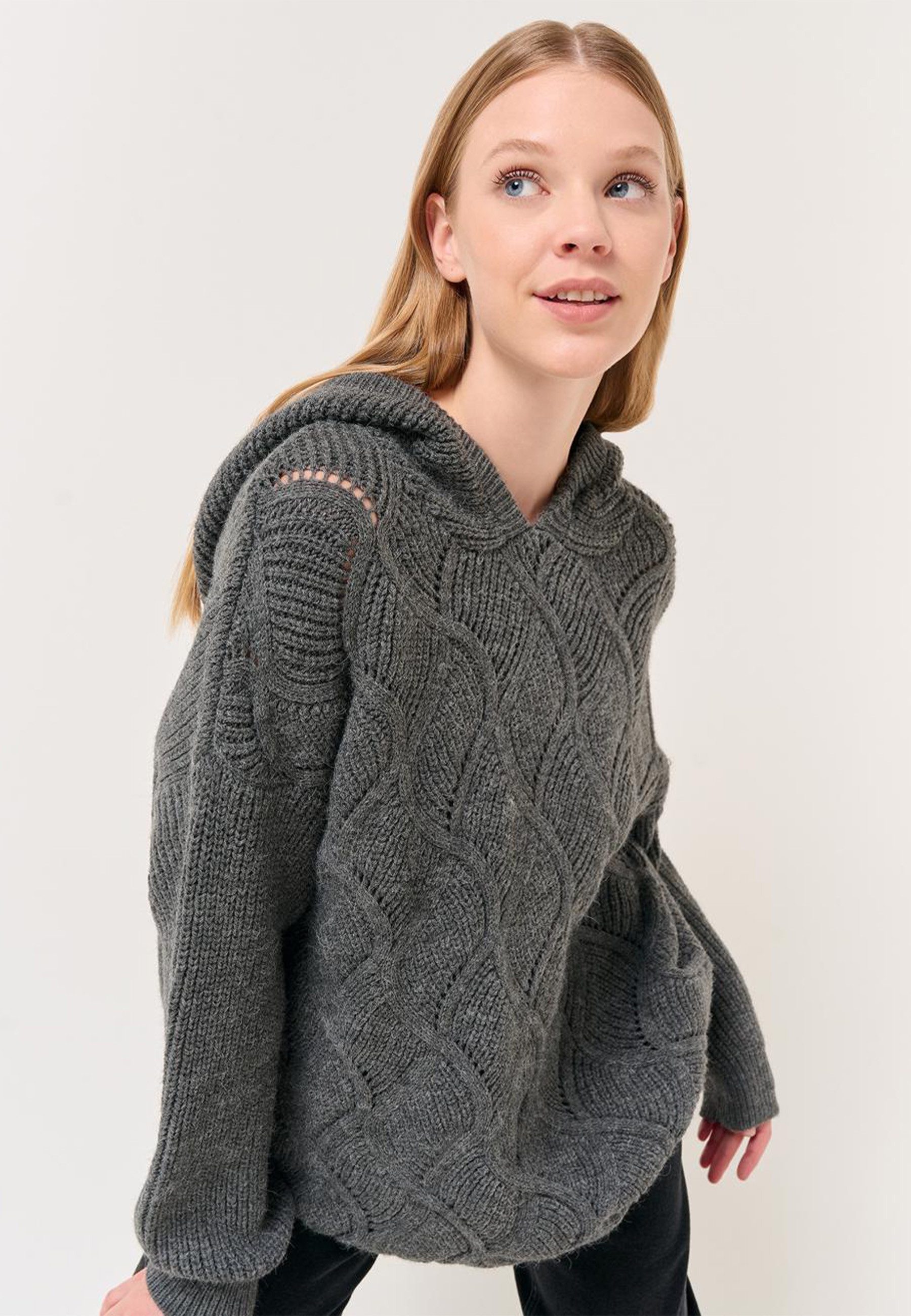 Strickpullover Langärmliger Kapuzenpullover