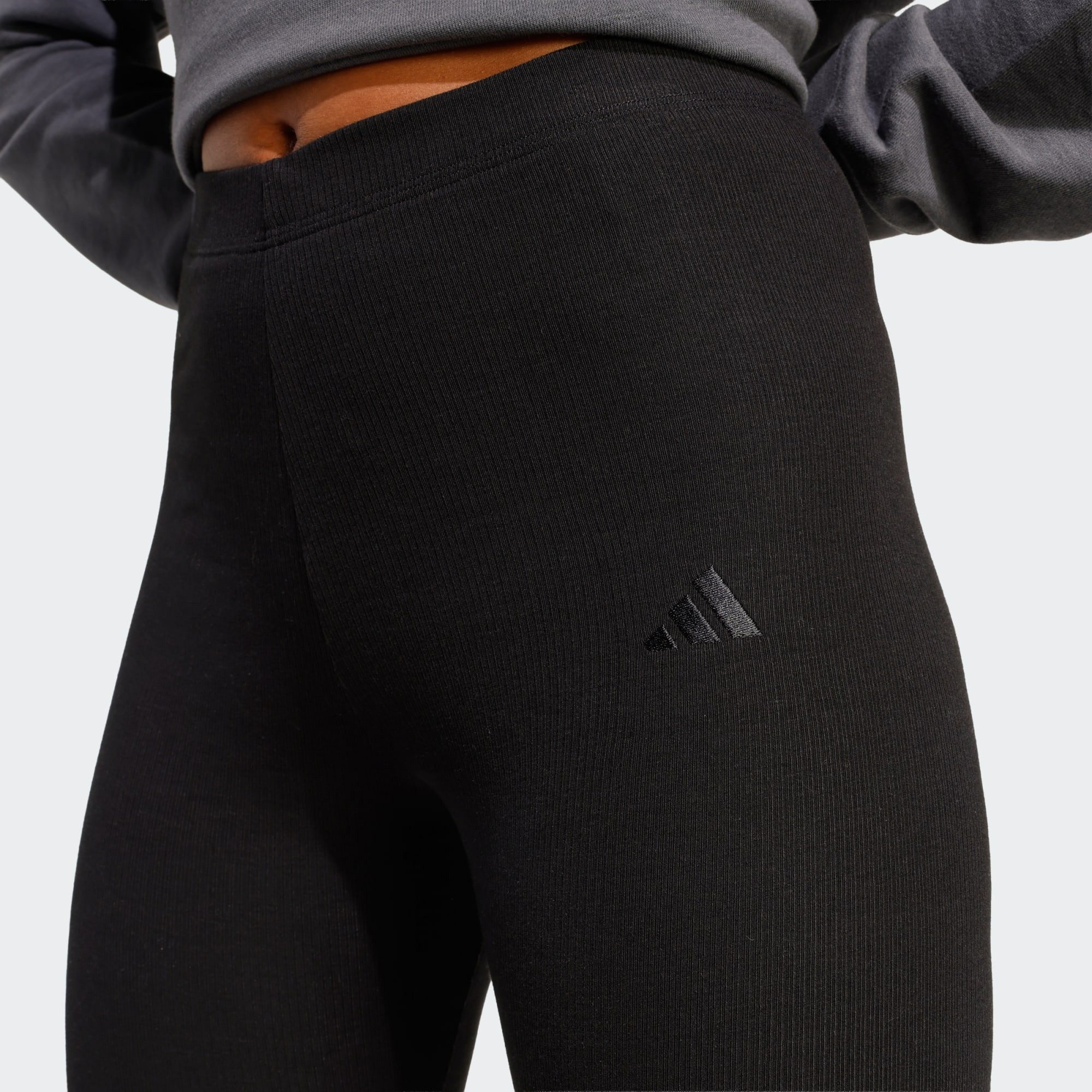 adidas Sportswear Leggings SEASONAL ESSENTIALS RIB CAPRI LEGGINGS (1-tlg)