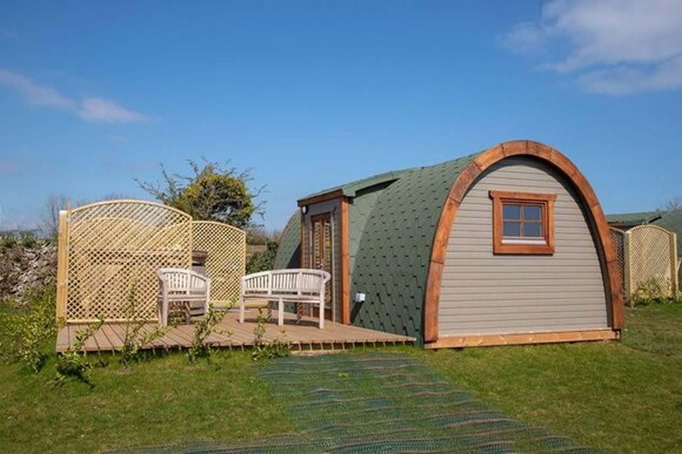 JVmoebel Gartenhaus Holzhaus für den Garten, ideal für Camping und Freizeitaktivitäten, BxT: 590x300 cm, (1x nur Gartenhaus), Made in Europa
