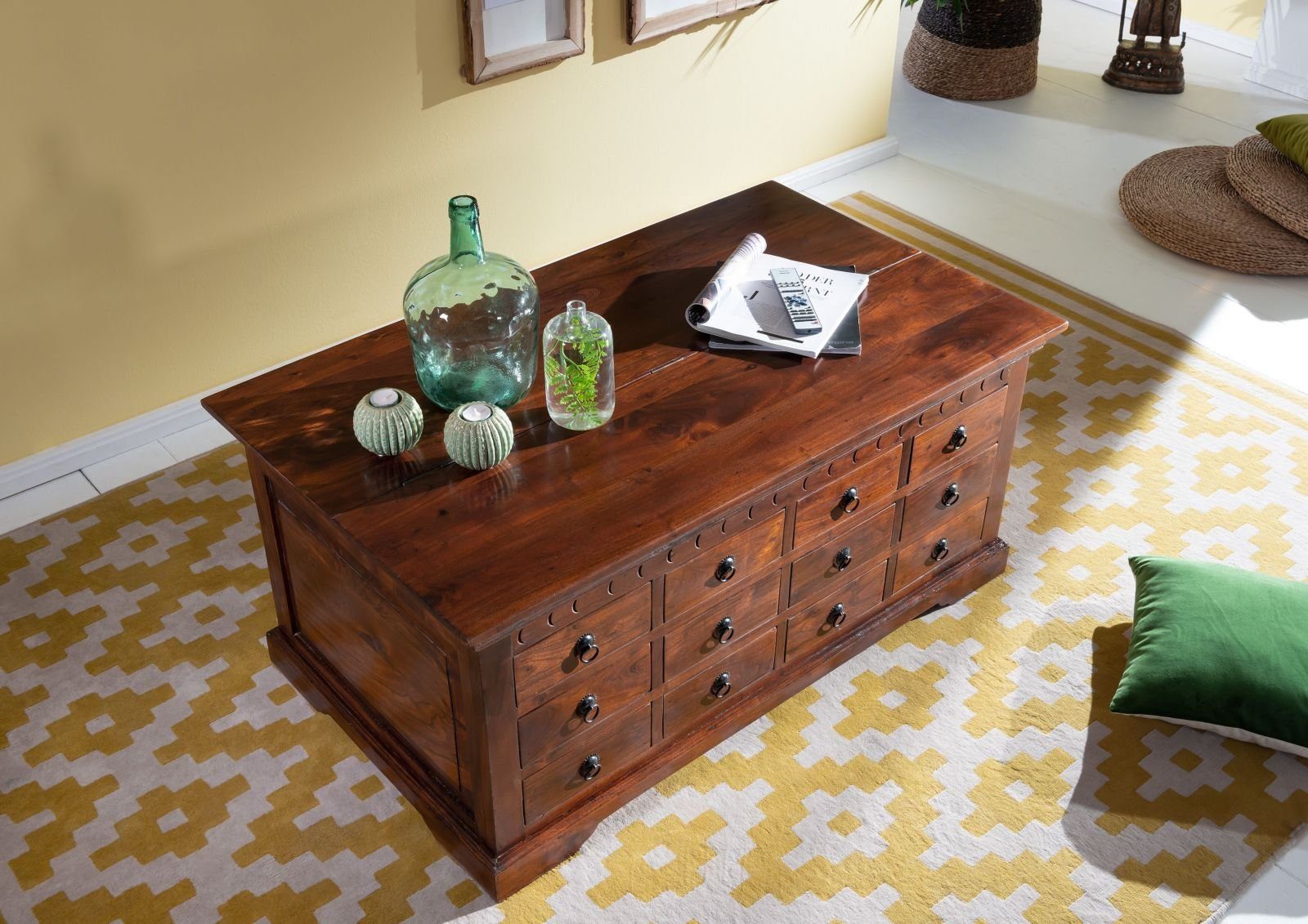 Massivmoebel24 Couchtisch OXFORD (120x70x54 Akazie, Couchtisch, massiven Akazienholz im Landhausstil), hochwertiges Edelholz;authentische Holzadern;aufwendige Schnitzereien