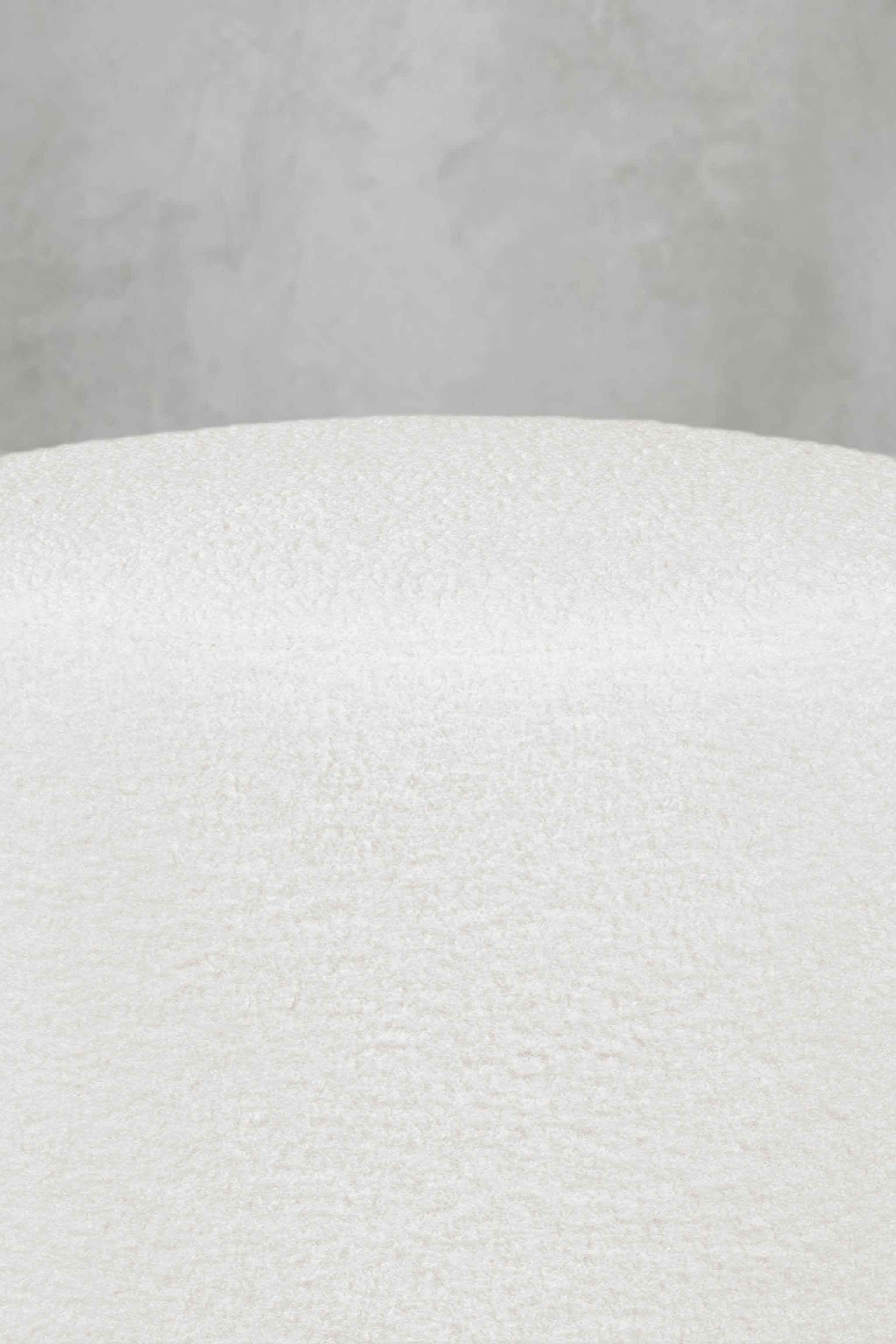carla&marge Pouf Tirenia (Sitzhocker mit Bouclé-Bezug eleganter (46x45x45cm) in Weiß), White Plüschbezug Snow