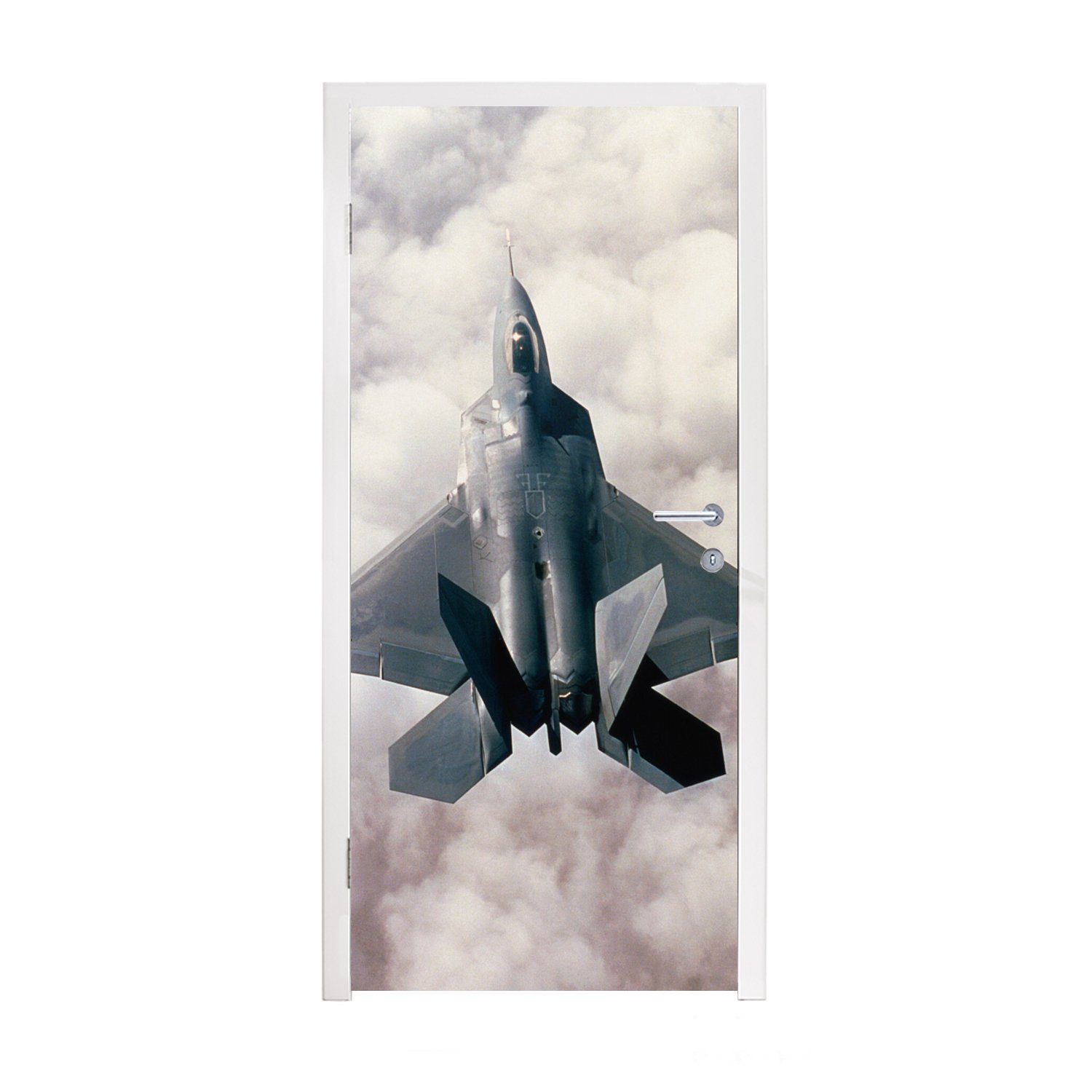 MuchoWow Türtapete Die Spitze eines Kampfflugzeugs mit vielen weißen Wolken, Matt, bedruckt, (1 St), Fototapete für Tür, Türaufkleber, 75x205 cm | Türtapeten