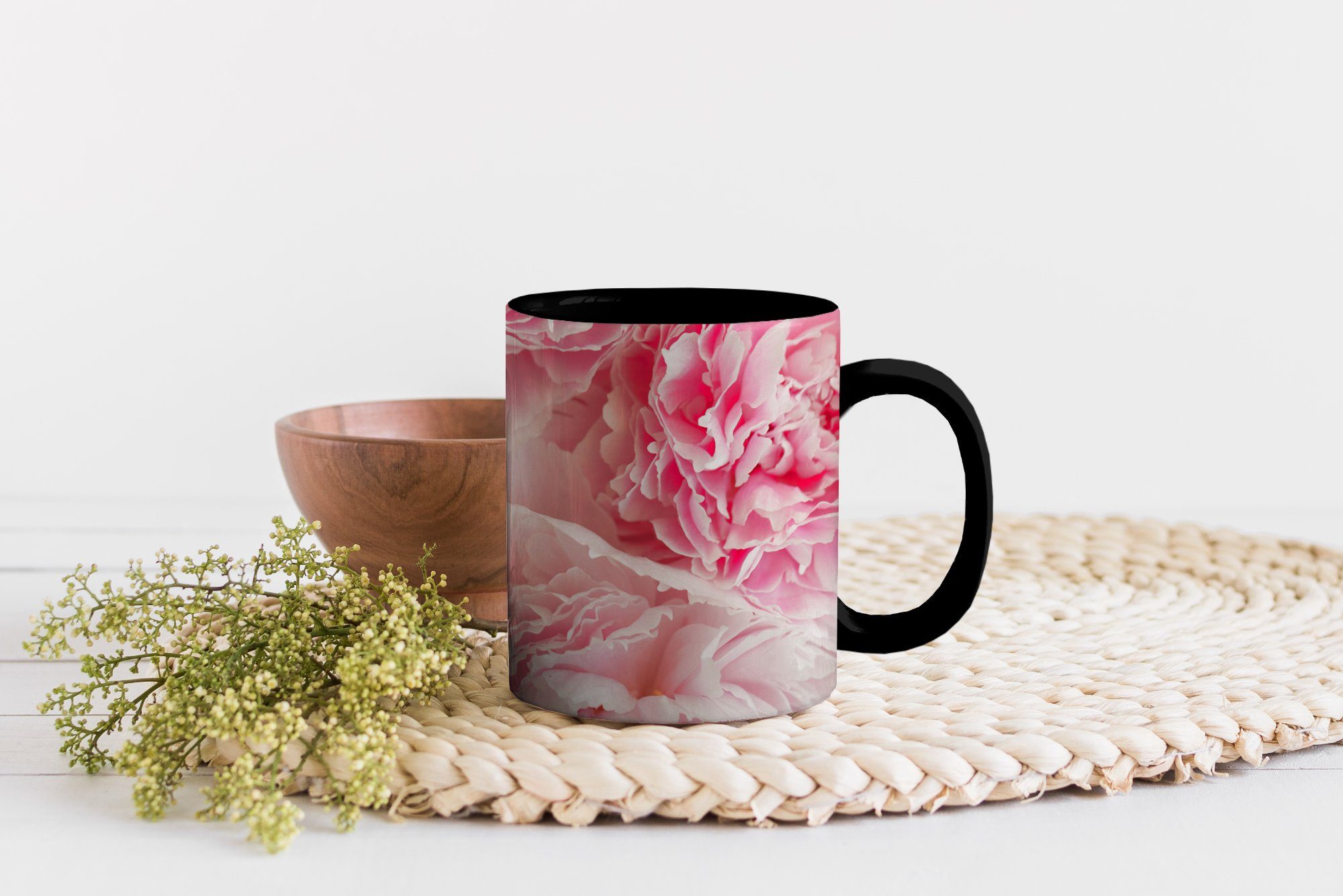 MuchoWow Geschenk Draufsicht rosa Farbwechsel, Kaffeetassen, einen Teetasse, Keramik, auf Strauß Zaubertasse, Tasse Pfingstrosen,