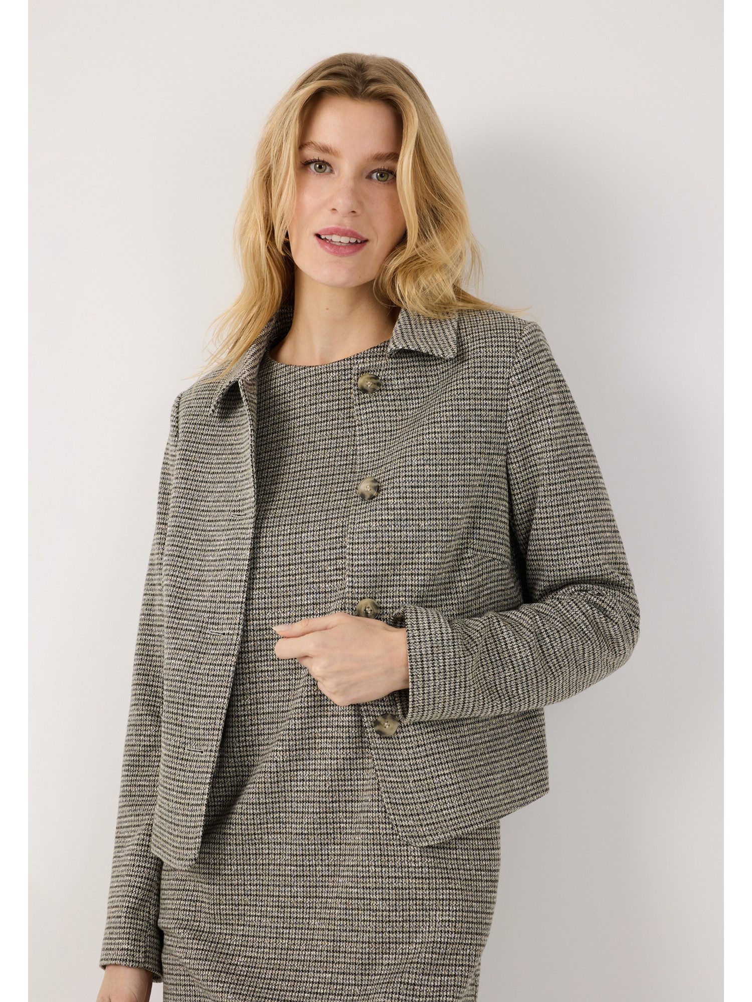 MORE&MORE Kurzblazer moderner, karierter Jersey-Kurzblazer