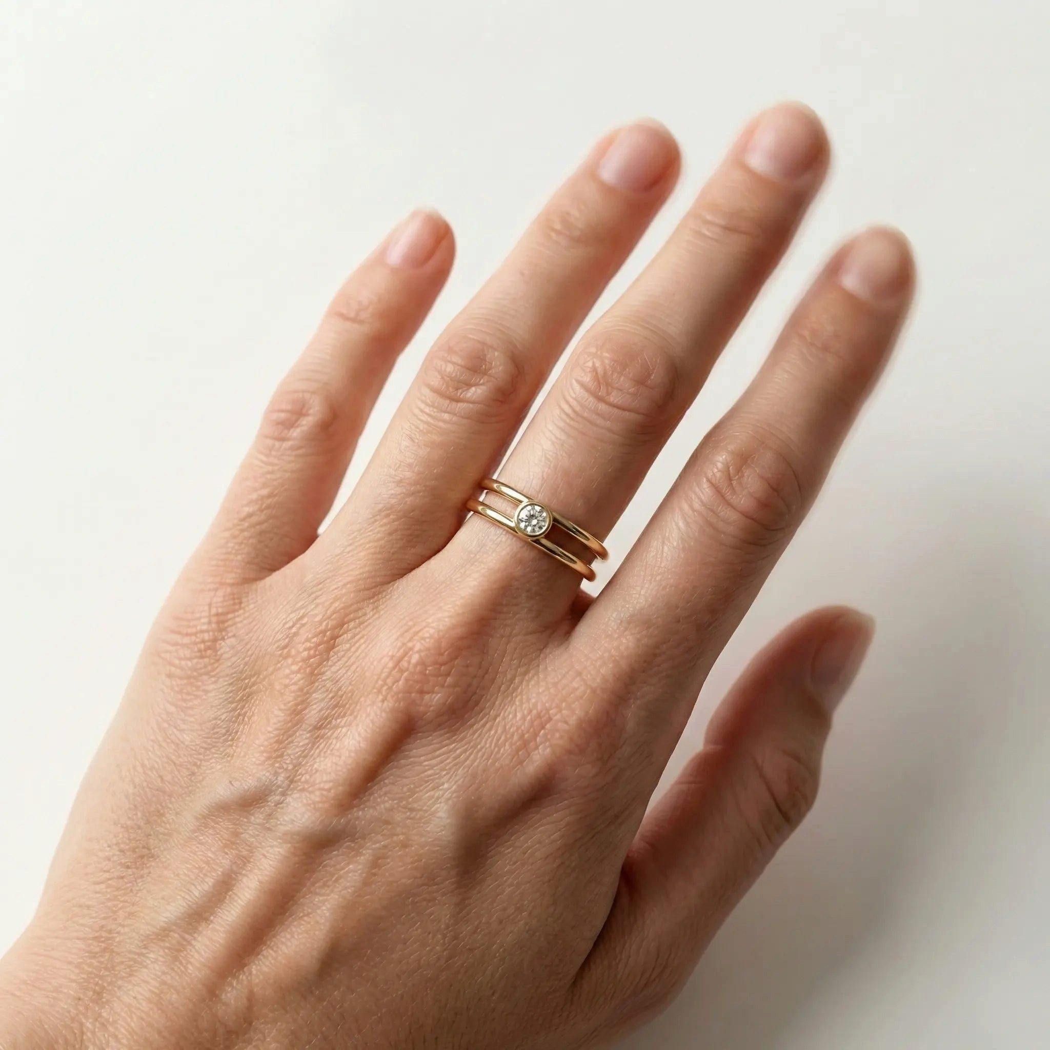 Suzan Gold Goldring 375 Echtgold Lunelle Duo Zirkonia Solitär