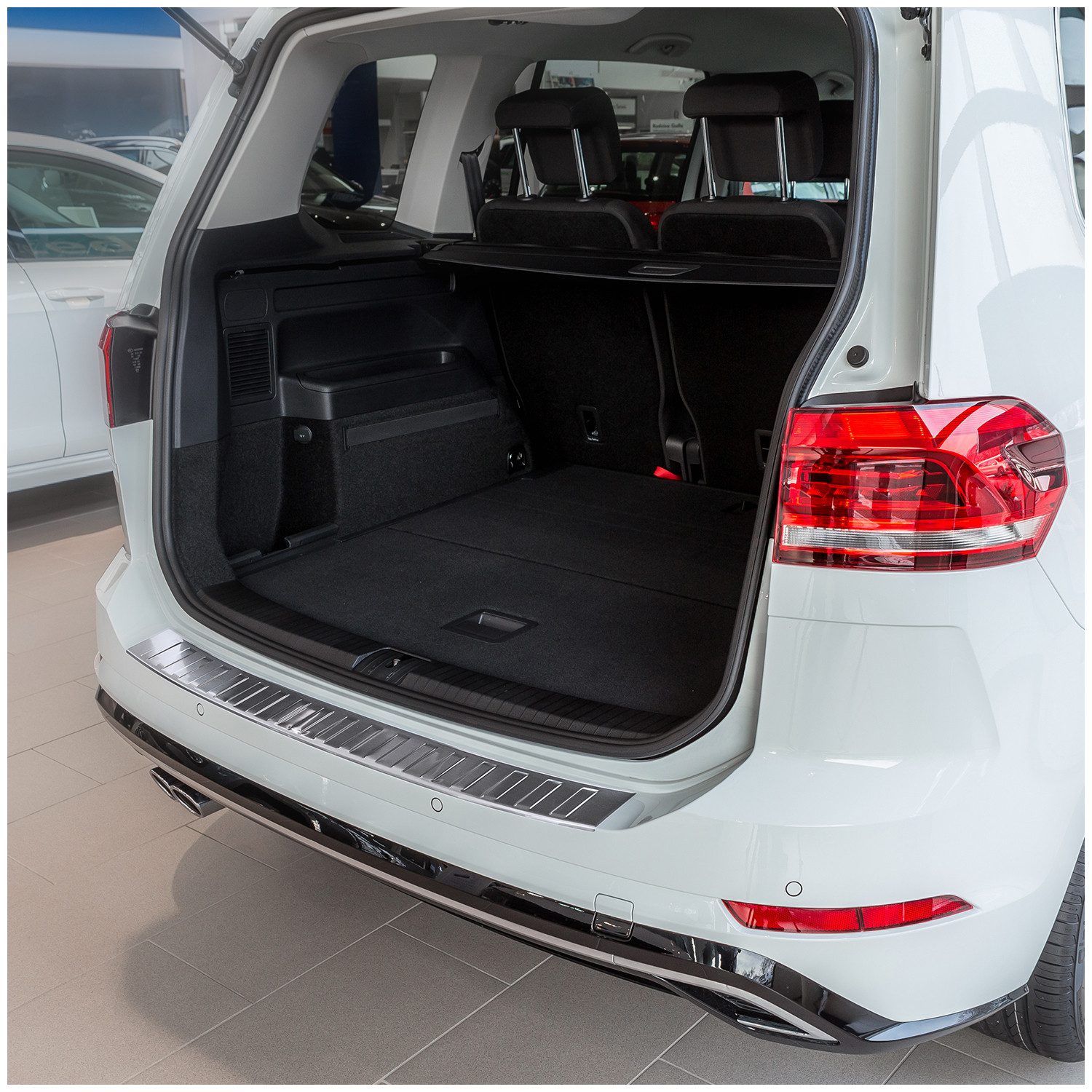 teileplus24 Ladekantenschutz AL103 Aluminium kompatibel mit VW Touran 2 5T ab 2015-