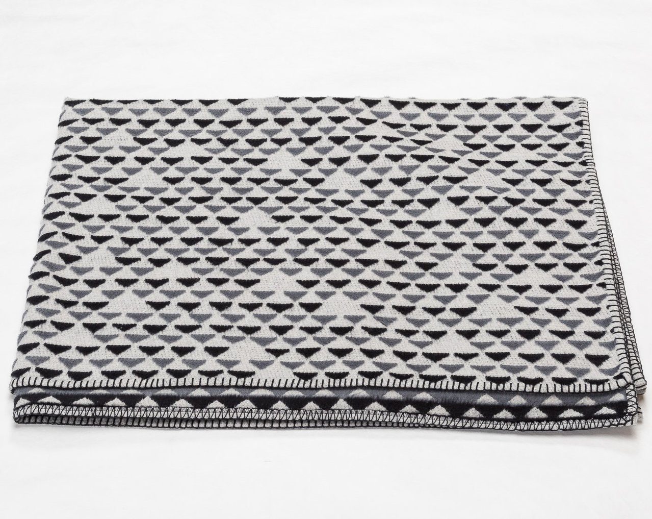 Wohndecke »David Fussenegger Wohndecke Deco 'Dreiecke' 130 x 200 cm